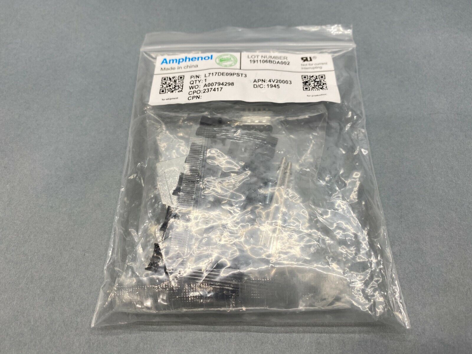 Amphenol L717DE09PST3 D-Sub Plug 9 Position Male Pin Connector - New - Maverick Industrial Sales