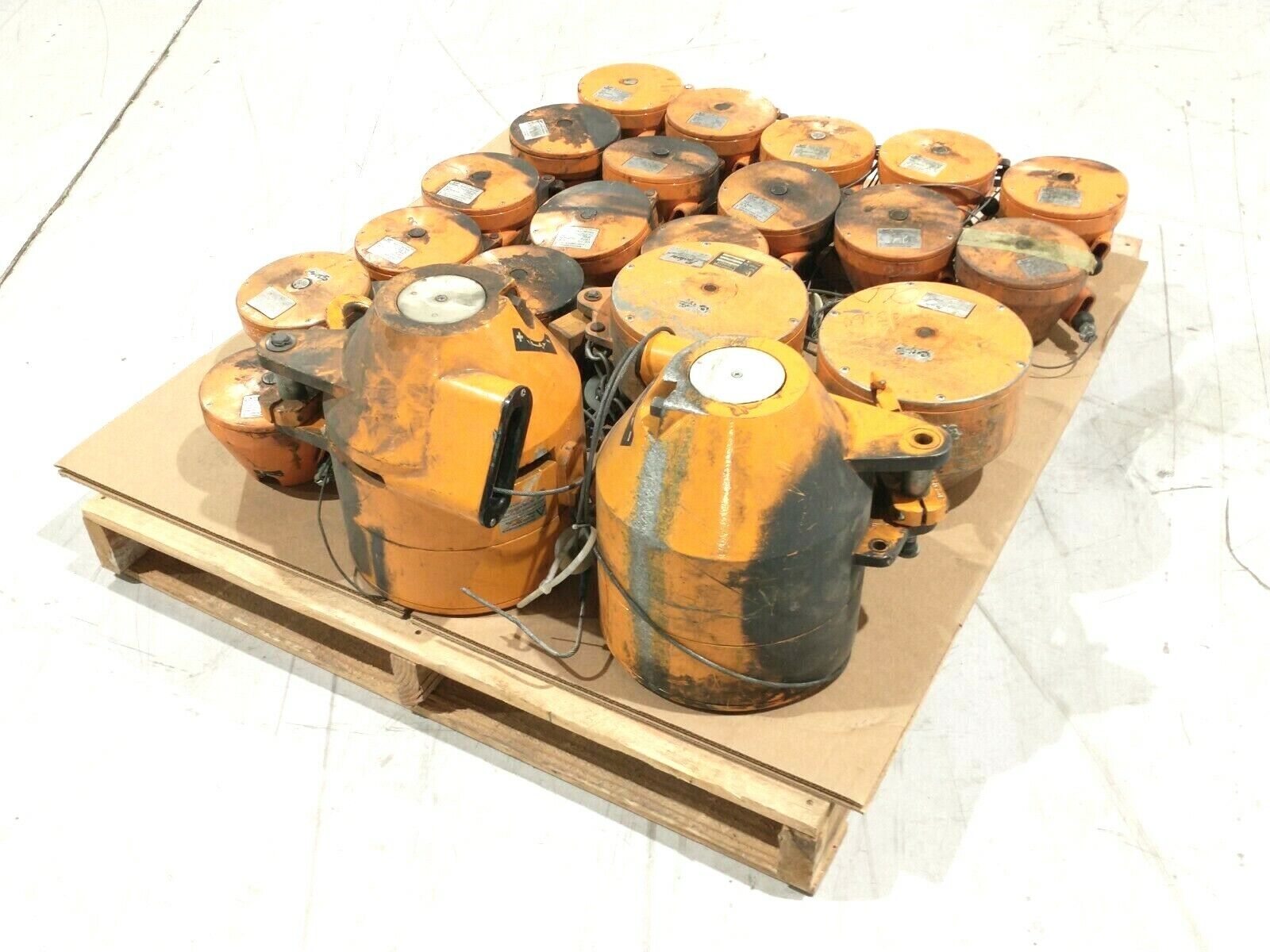 Packers Kromer Medium-Heavy Duty Series Zero Gravity Balancer Varied LOT OF 22 - For parts or not working - Maverick Industrial Sales