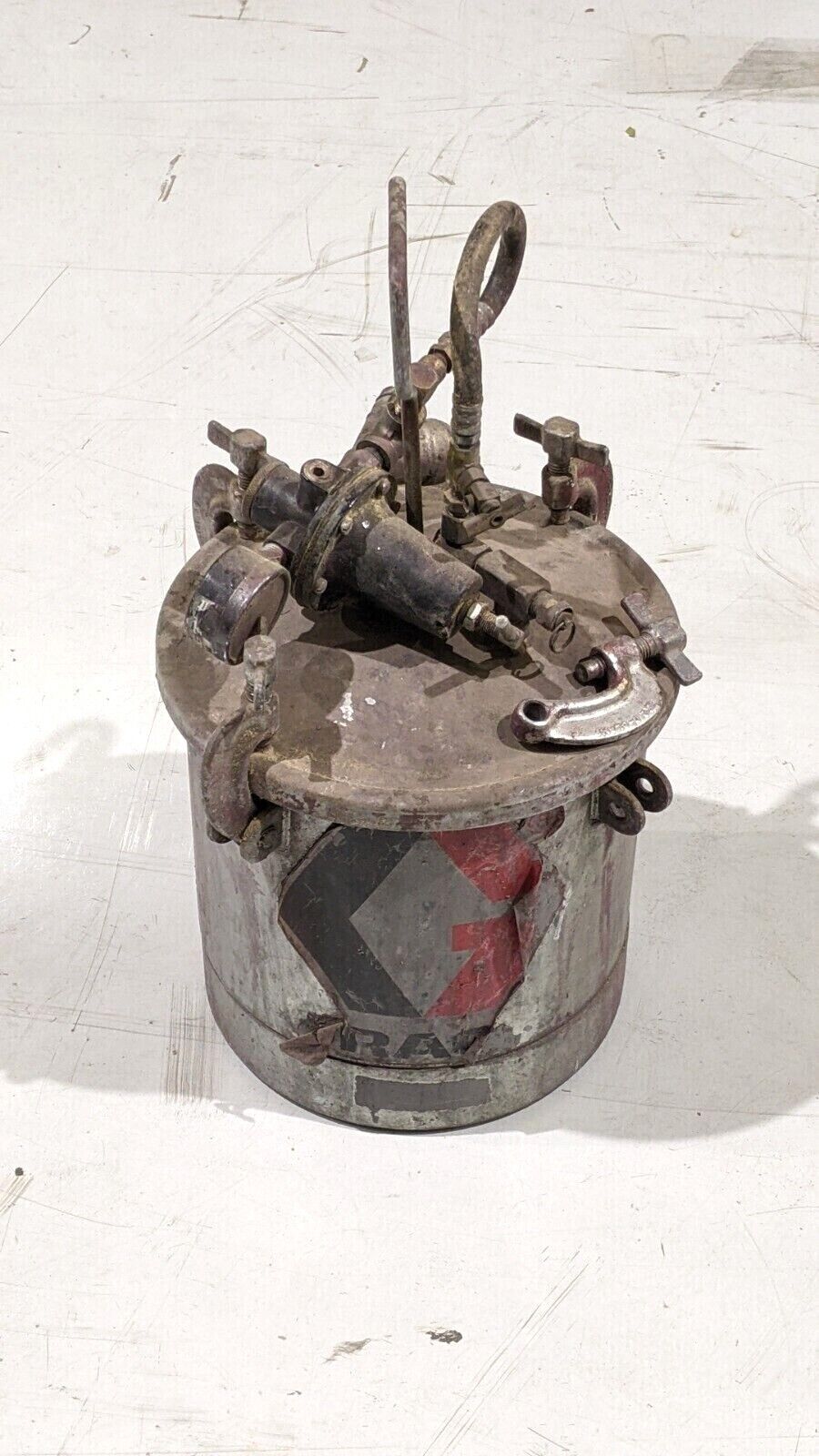 Graco 2 Gallon High Pressure Tank w/ Regulator - Used - Maverick Industrial Sales