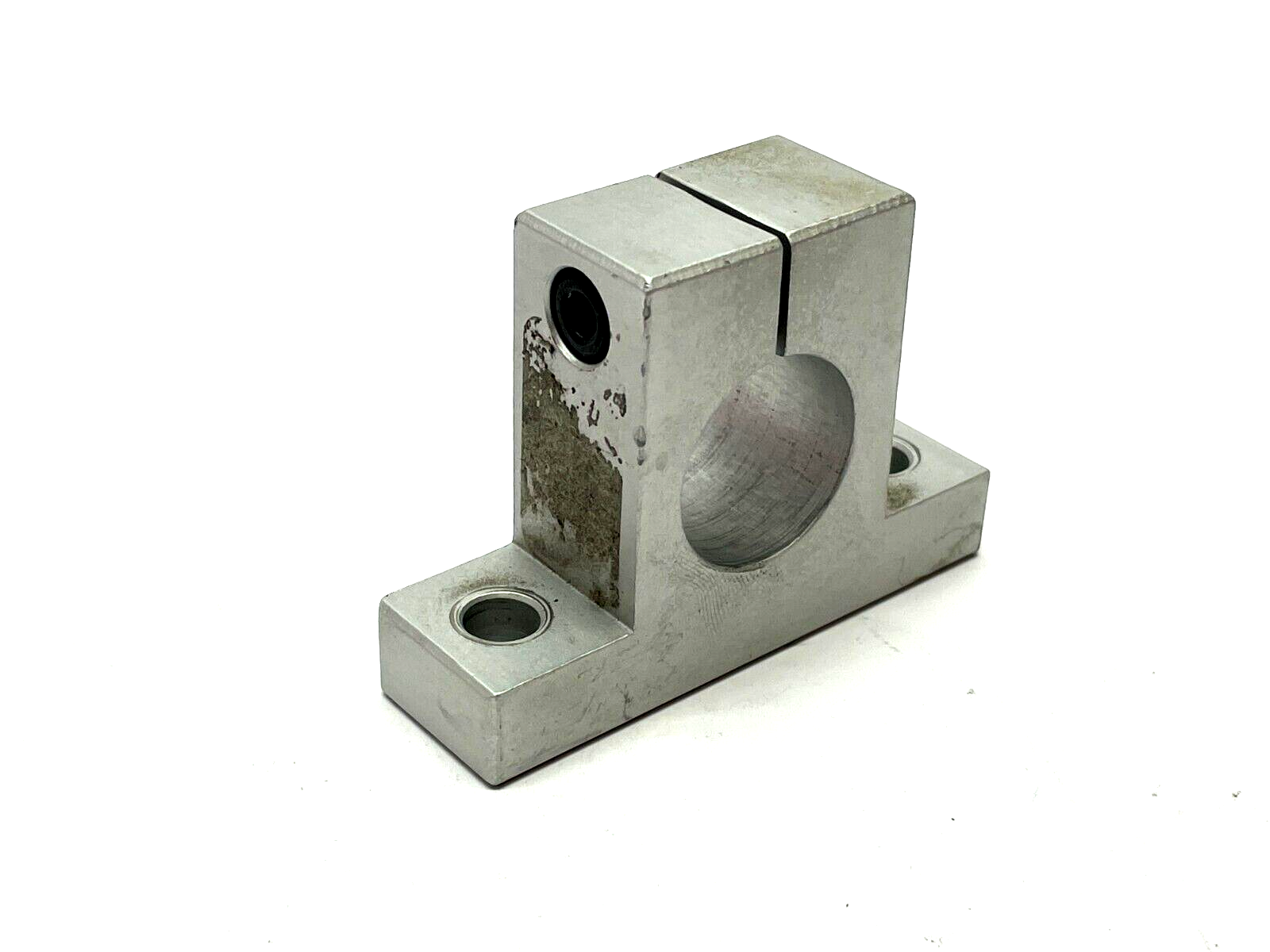 5870 | 80/20 Narrow Horizontal Stanchion Base 15 Series 1" - Used - Maverick Industrial Sales