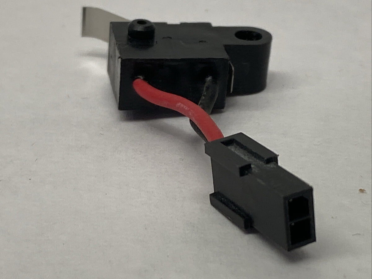 D2FW-G072M | Omron Snap Action Switch 0.5N 100mA 30VDC LOT OF 4 - Used - Maverick Industrial Sales