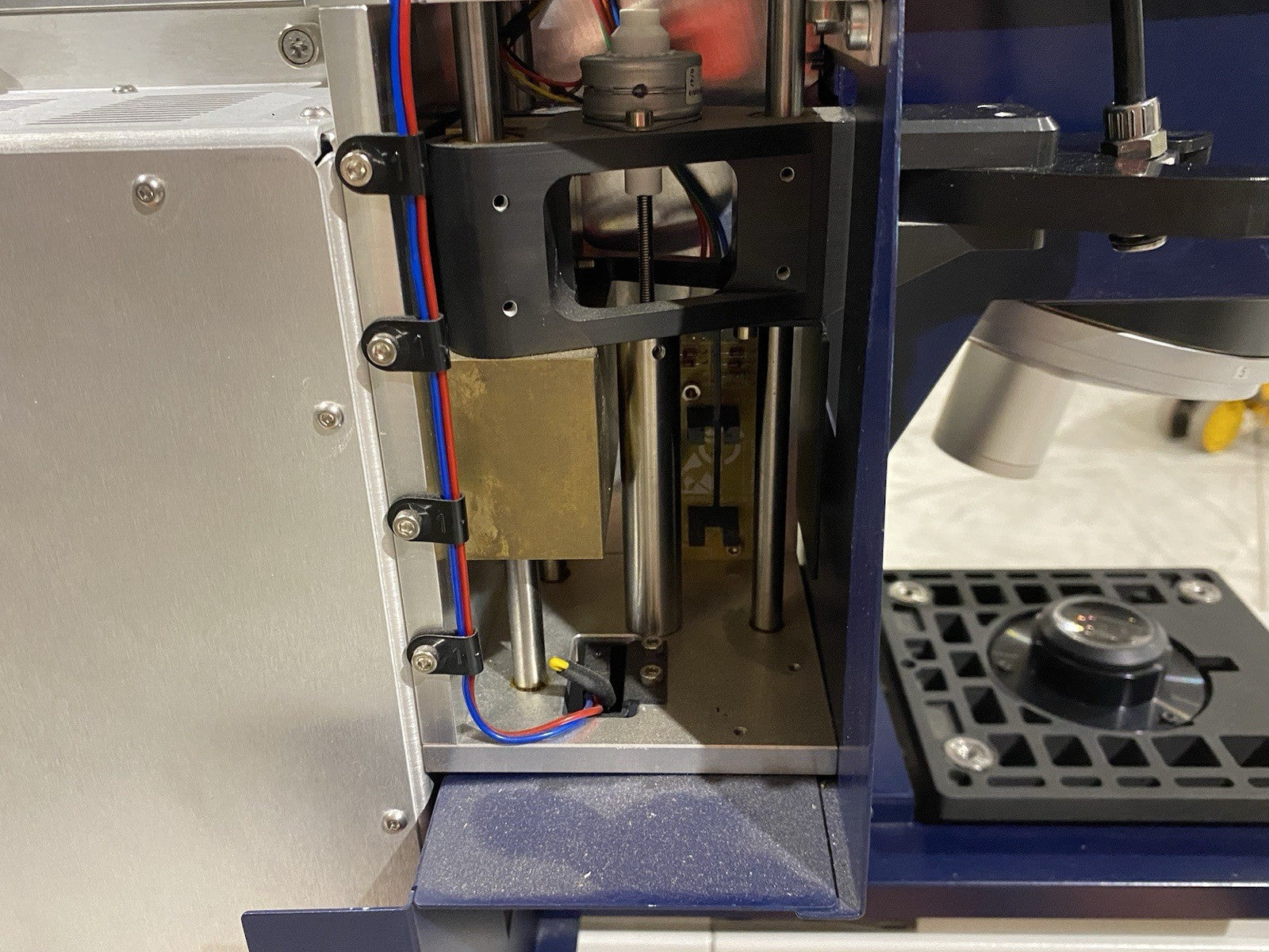 ECLIPSE L200D | Malvern Instruments, Nikon Precision Inspection Microscope - For parts or not working - Maverick Industrial Sales