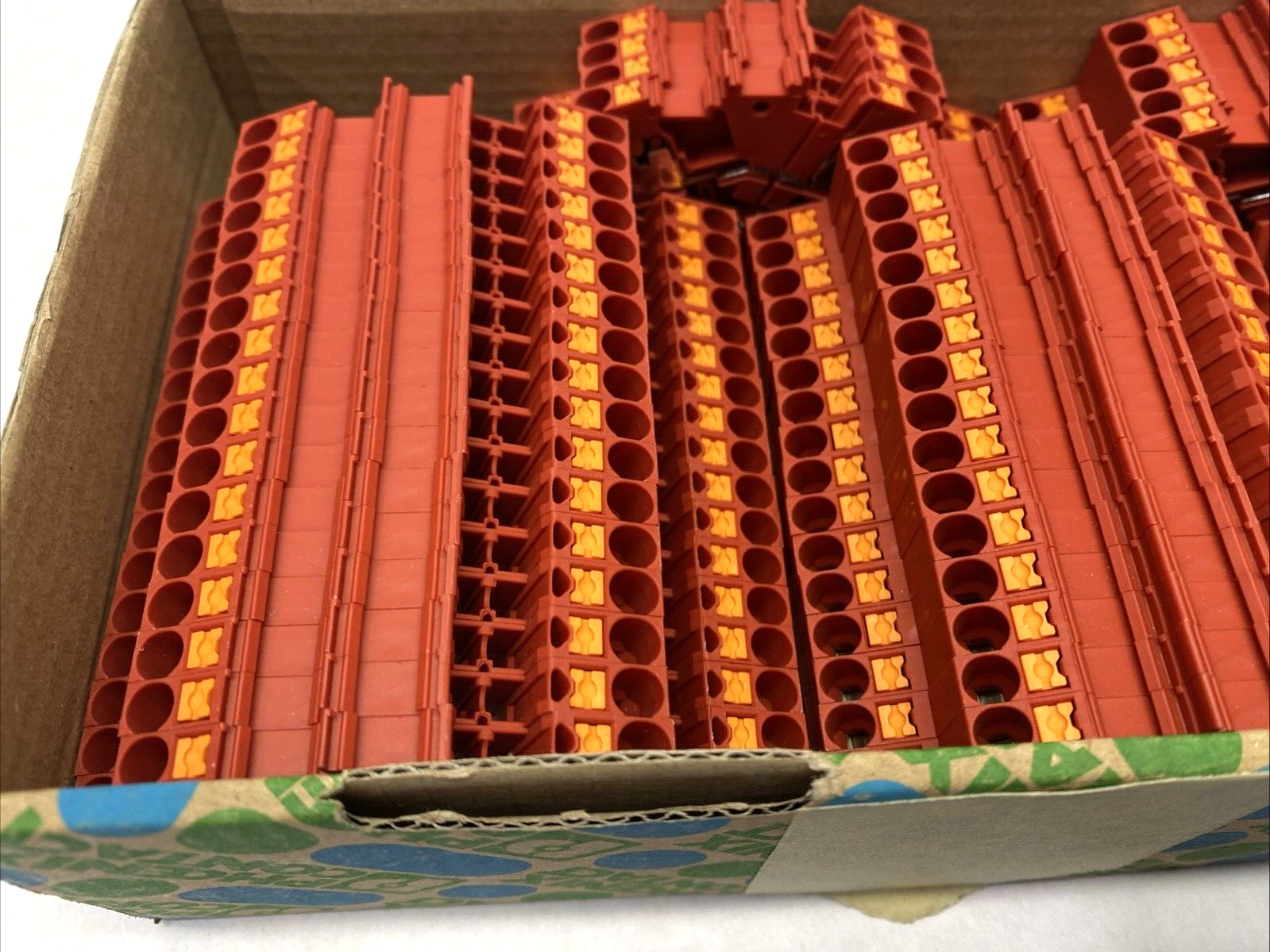 Phoenix Contact 3209607 Disconnect Terminal Block PTTBS 2,5 RD LOT OF 50 - New – Open box - Maverick Industrial Sales