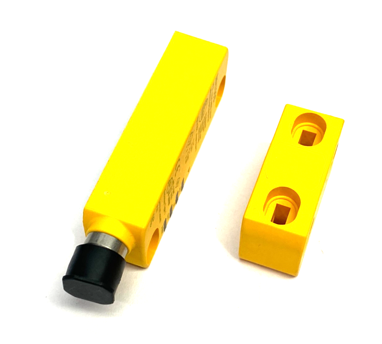 Ifm MN700S RFID Coded Safety Sensor MN35010-BPKG/CD/US w/ E1102S Coded Target - New – Open box - Maverick Industrial Sales