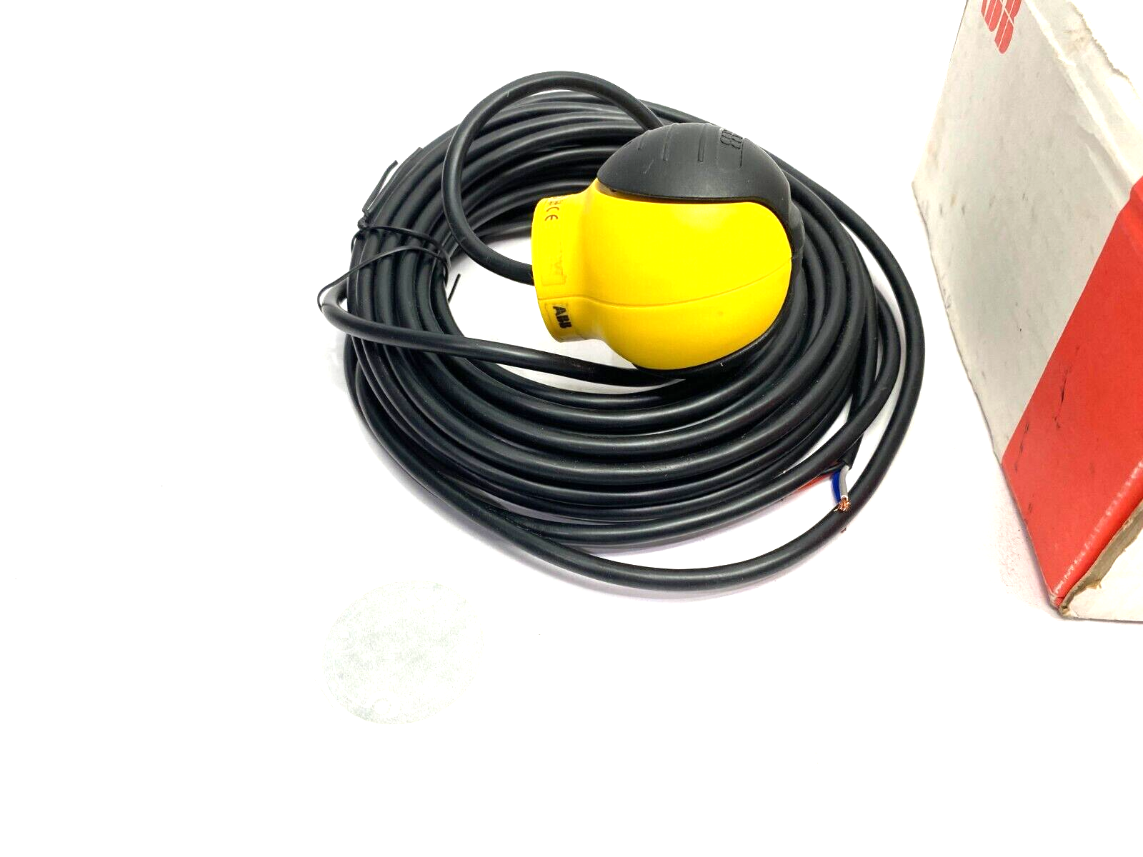 ABB 2TLA020007R3200 Jokab Safety Safeball Hand Control Switch 1NO, 1NC JSTD1-C - New – Open box - Maverick Industrial Sales