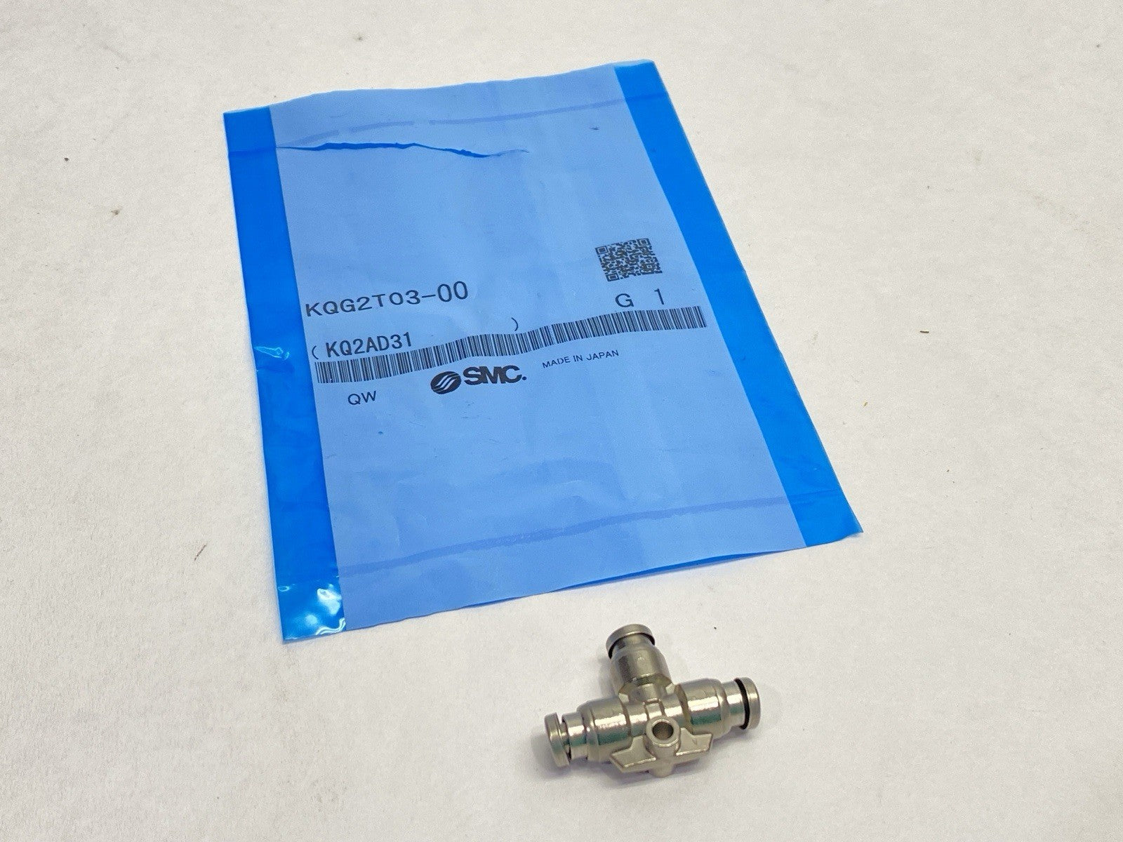 KQG2T03-00 | SMC KQC Union Tee Fitting Stainless Steel 5/32" OD - New – Open box - Maverick Industrial Sales