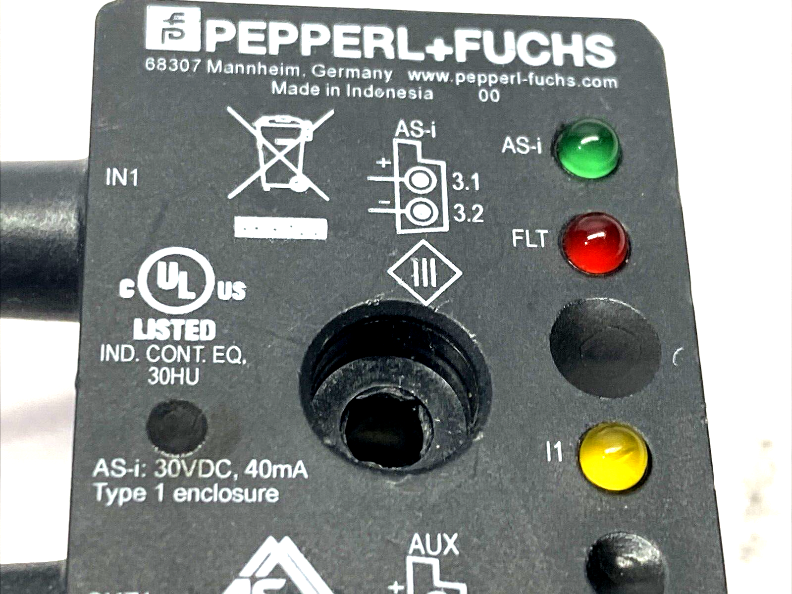 245612, VBA-1E1A-G10-ZAL/E2L-1M-2V3-G | Pepperl+Fuchs VBA-1E1A-G10-ZAL/E2L-1M-2V3-G AS-i Module 245612 MISSING SCREW - Used - Maverick Industrial Sales