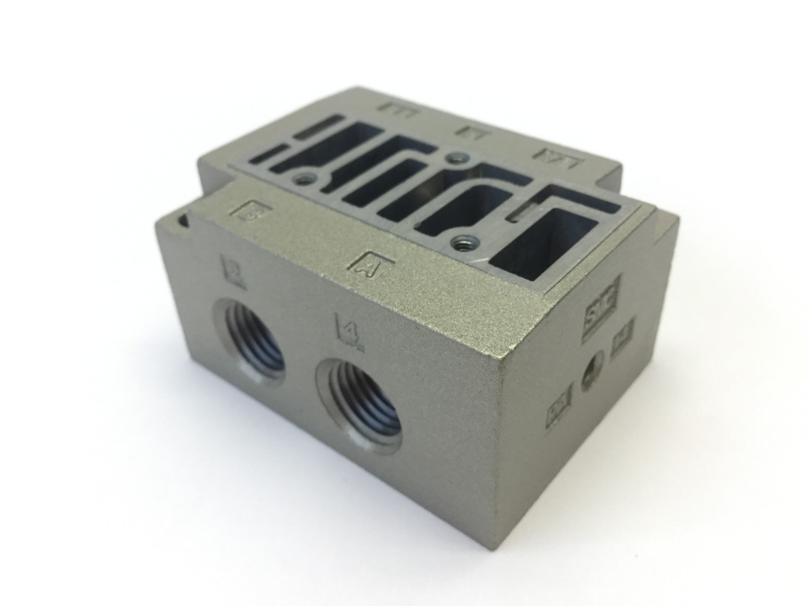 PA 14 | SMC Manifold Base PE PB 12 - New – Open box - Maverick Industrial Sales