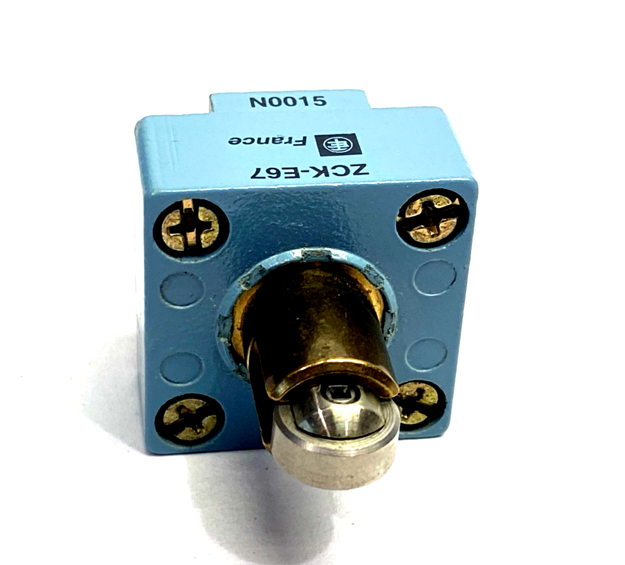 Telemecanique ZCKE67 Limit Switch Head, Steel Roller Plunger, Blue, 064580 - New – Open box - Maverick Industrial Sales