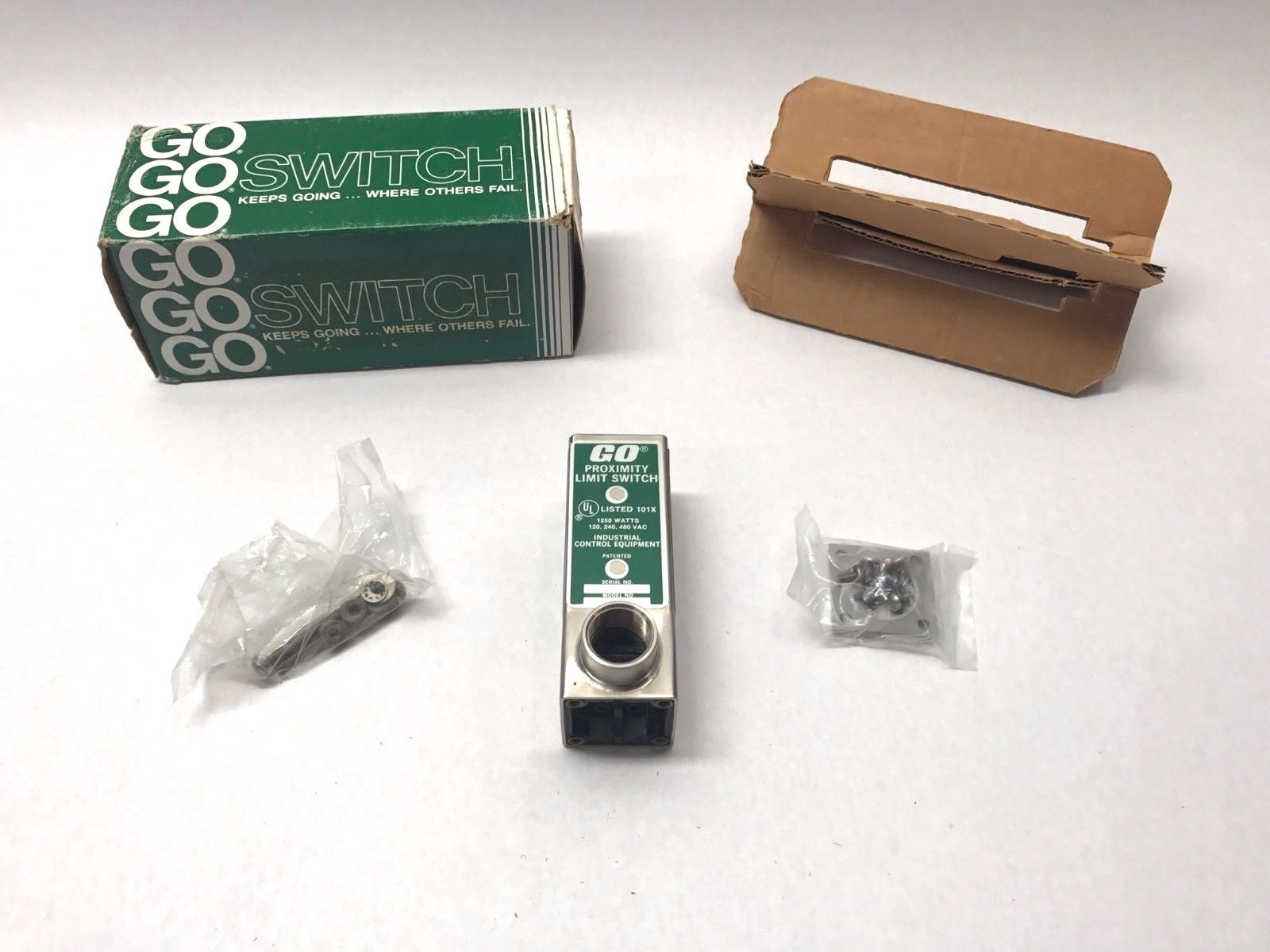 112120 | Go Proximity Limit Switch Heavy Pilot Duty 1250W 890604- New – Open box - Maverick Industrial Sales