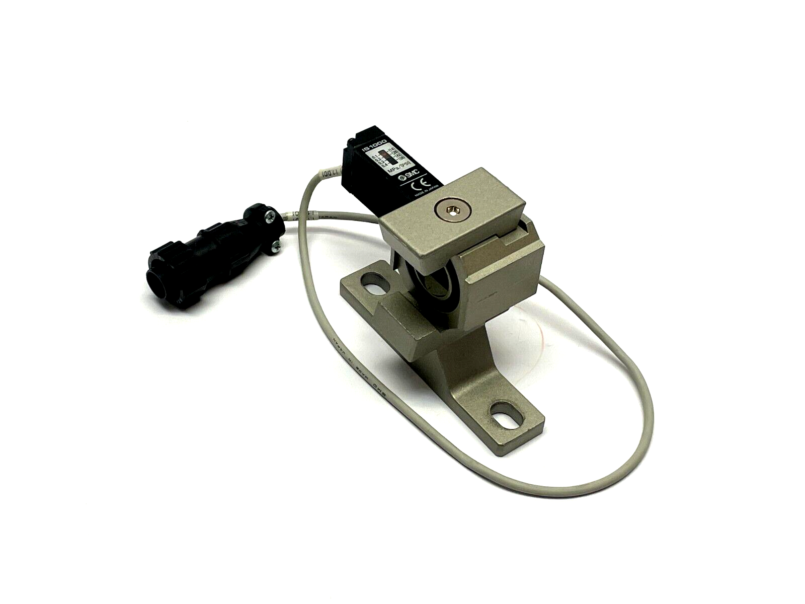 SMC IS1000 Pressure Switch w/ Spacer Bracket - Used - Maverick Industrial Sales