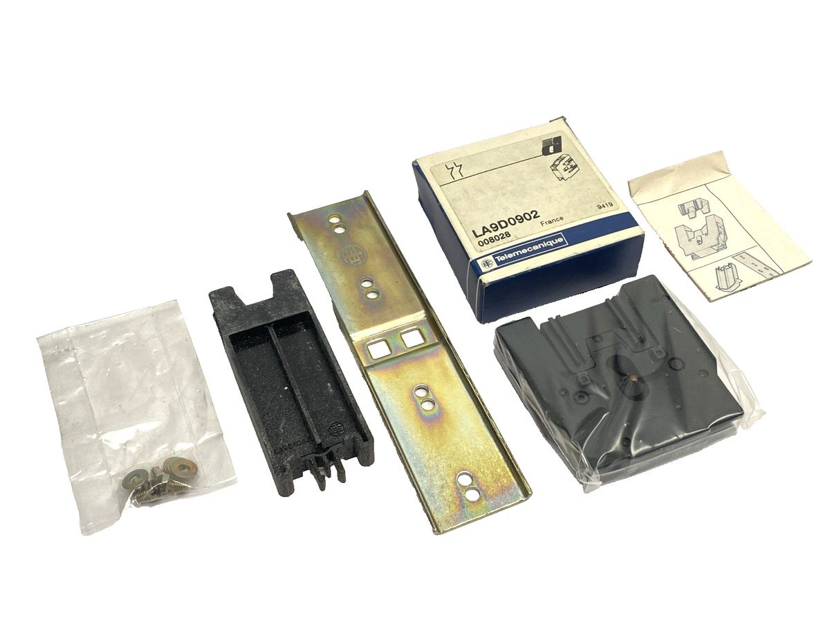 LA9D0902 | Telemecanique Mechanical Interlock Inversing Block Kit 3-Pole 9-32A - New – Open box - Maverick Industrial Sales