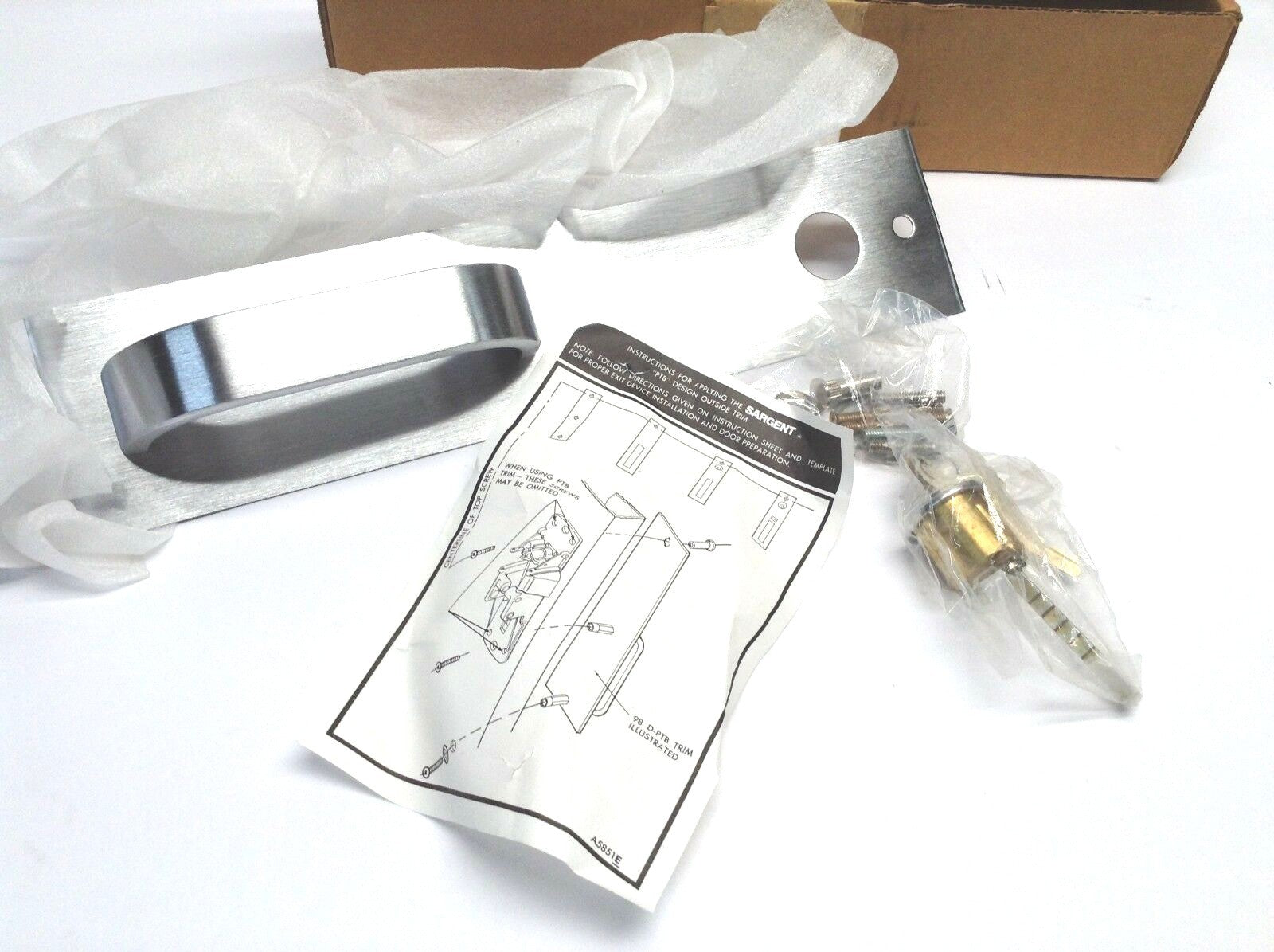 Sargent 98KPTB Panic Door Handle With Lock K-PTB26D - New – Open box - Maverick Industrial Sales