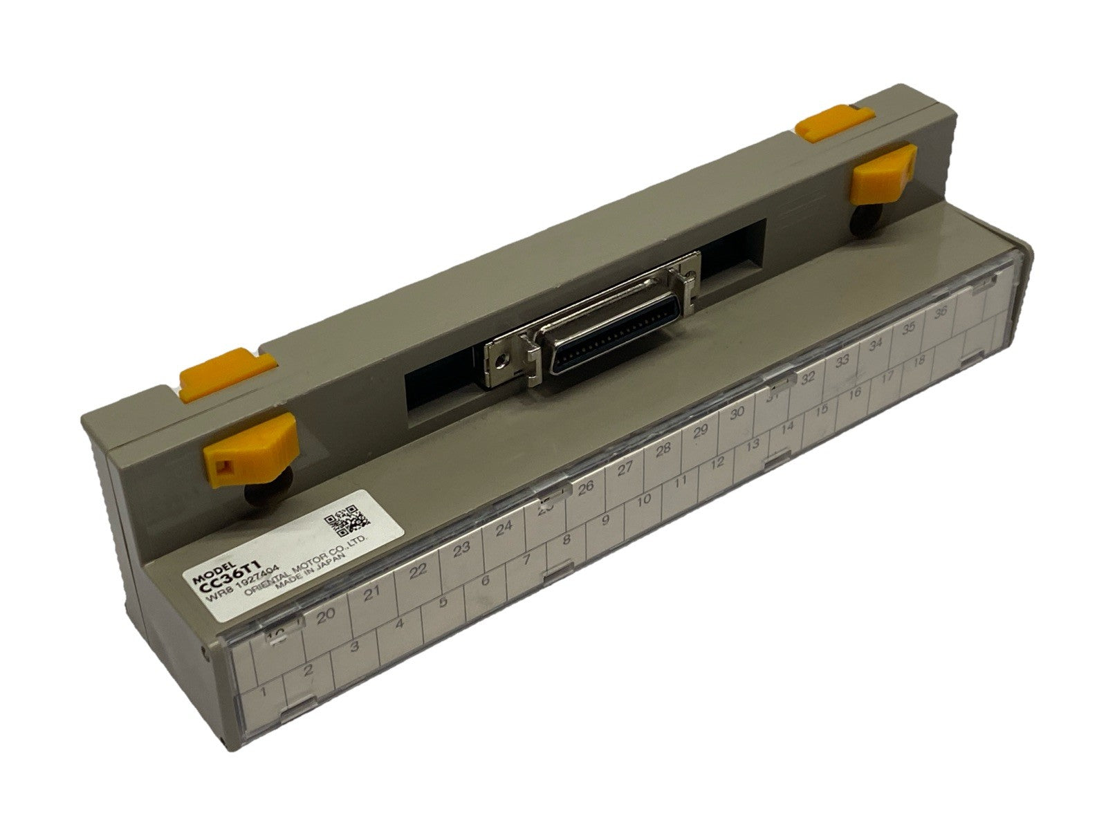 Distributore piccolo con 3 unità modulari, con morsettiera, in