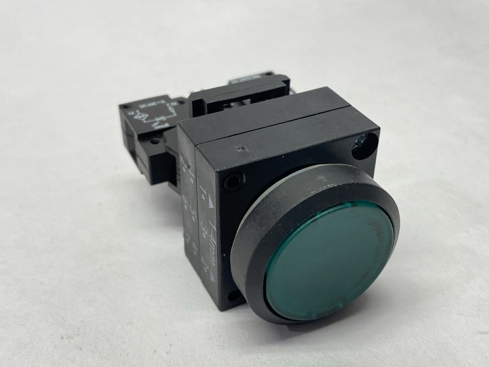 3SB3245-0AA41-0CC0 | Siemens Pushbutton Illuminated 22mm Green w/ 3SB3400-1PC - Used - Maverick Industrial Sales