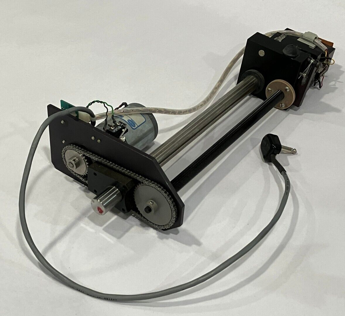 Saunders & Associates 4220 Chamber Cover Lift Mechanism - For parts or not working - Maverick Industrial Sales