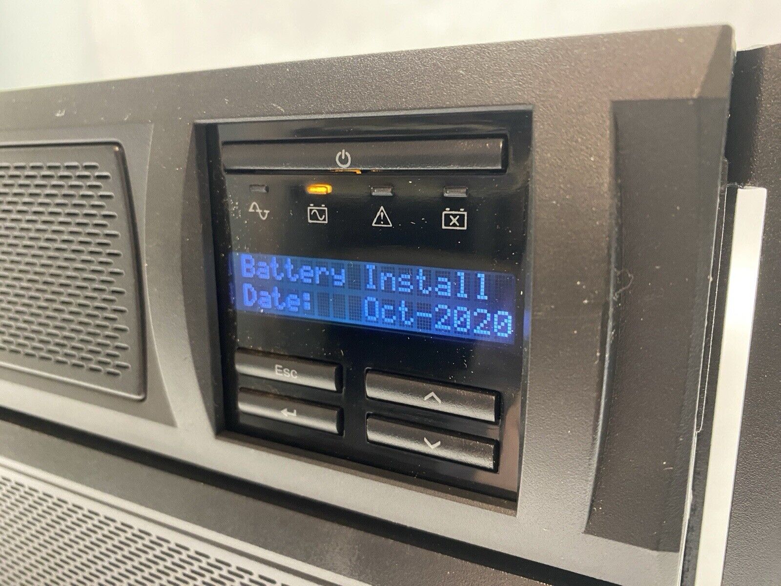 APC SMX2200HV Smart-UPS X 2200VA Rack/Tower LCD 200-240V -Mount Dented - For parts or not working - Maverick Industrial Sales