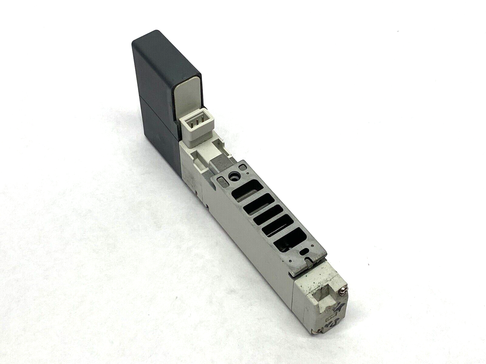 VQC2400N-5 | SMC Pneumatic Solenoid Valve - Used - Maverick Industrial Sales