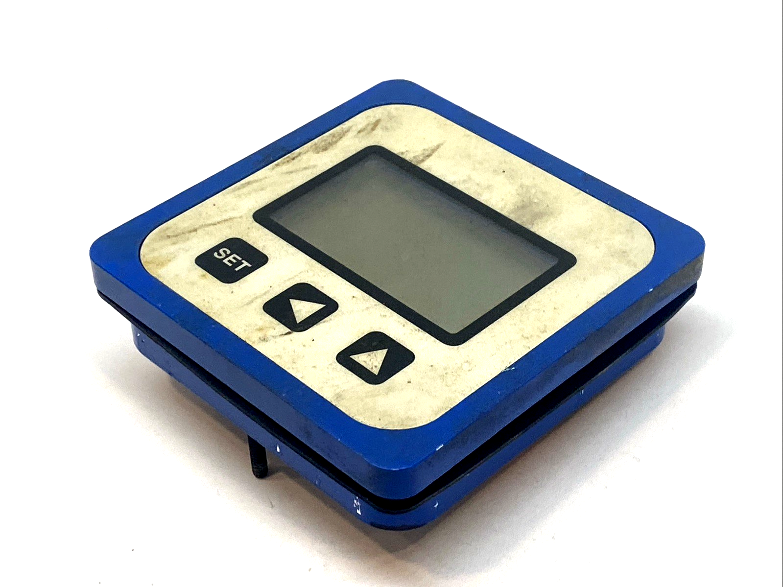 FT420 | Seametrics Digital Flow Rate & Total Indicator MISSING SCREW - Used - Maverick Industrial Sales