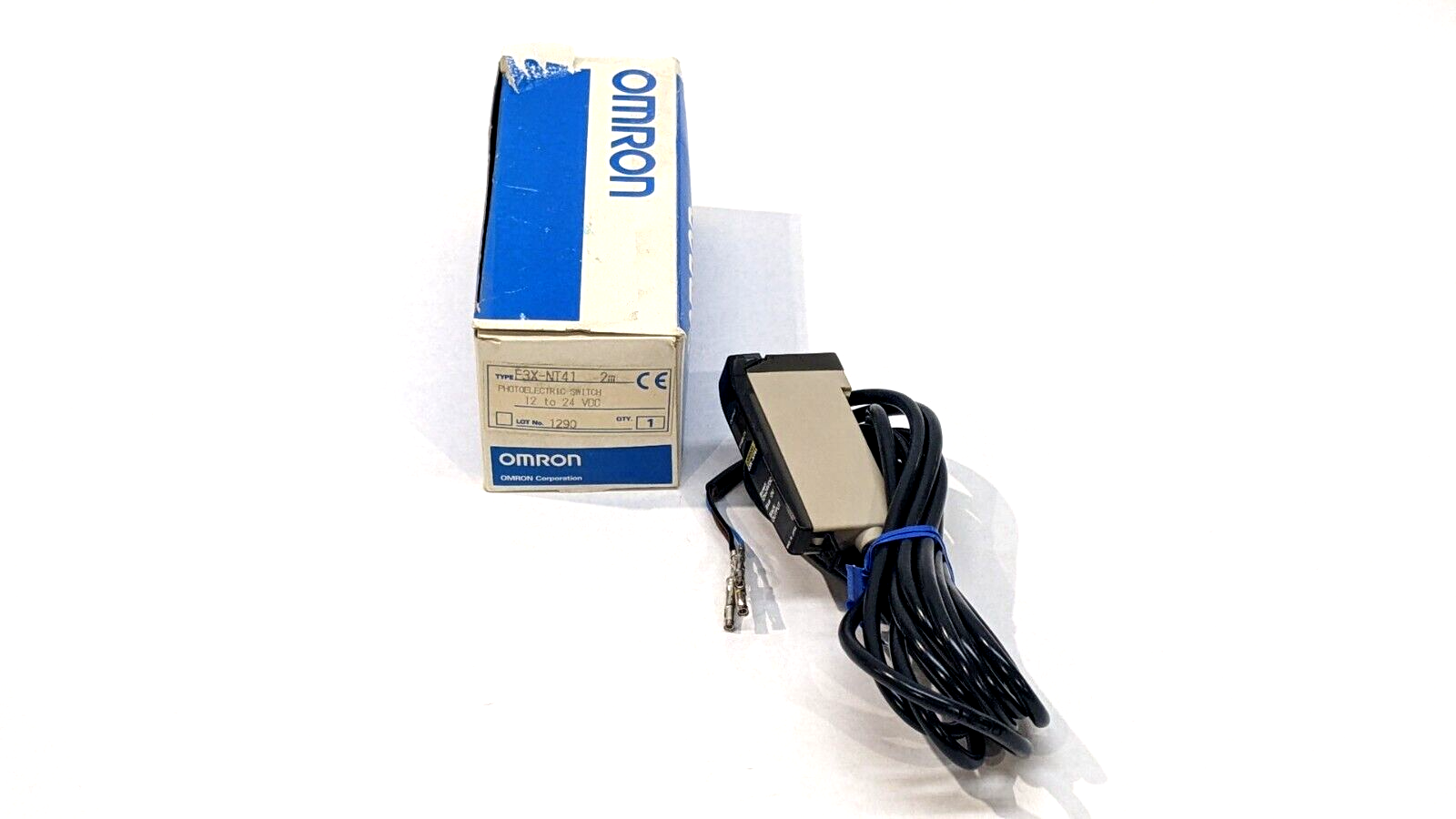 Omron E3X-NT41 Photoelectric Sensor Amplifier AUTOTUNE PNP - New – Open box - Maverick Industrial Sales