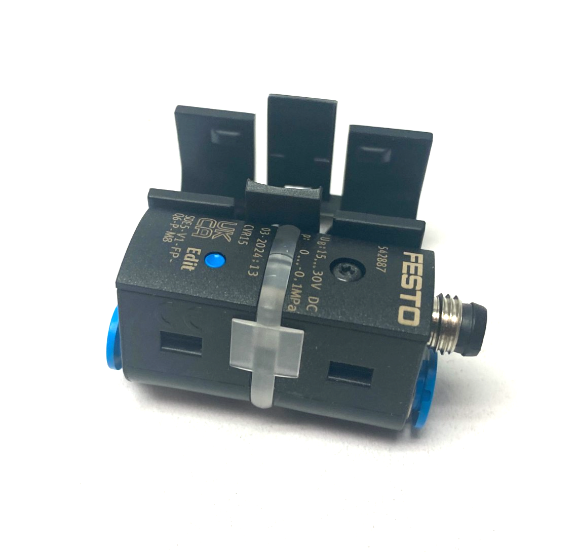 Festo SDE5-V1-FP-Q6-P-M8 Pressure Sensor, Switchable, 542887 CHIPPED PUSH-IN - Maverick Industrial Sales