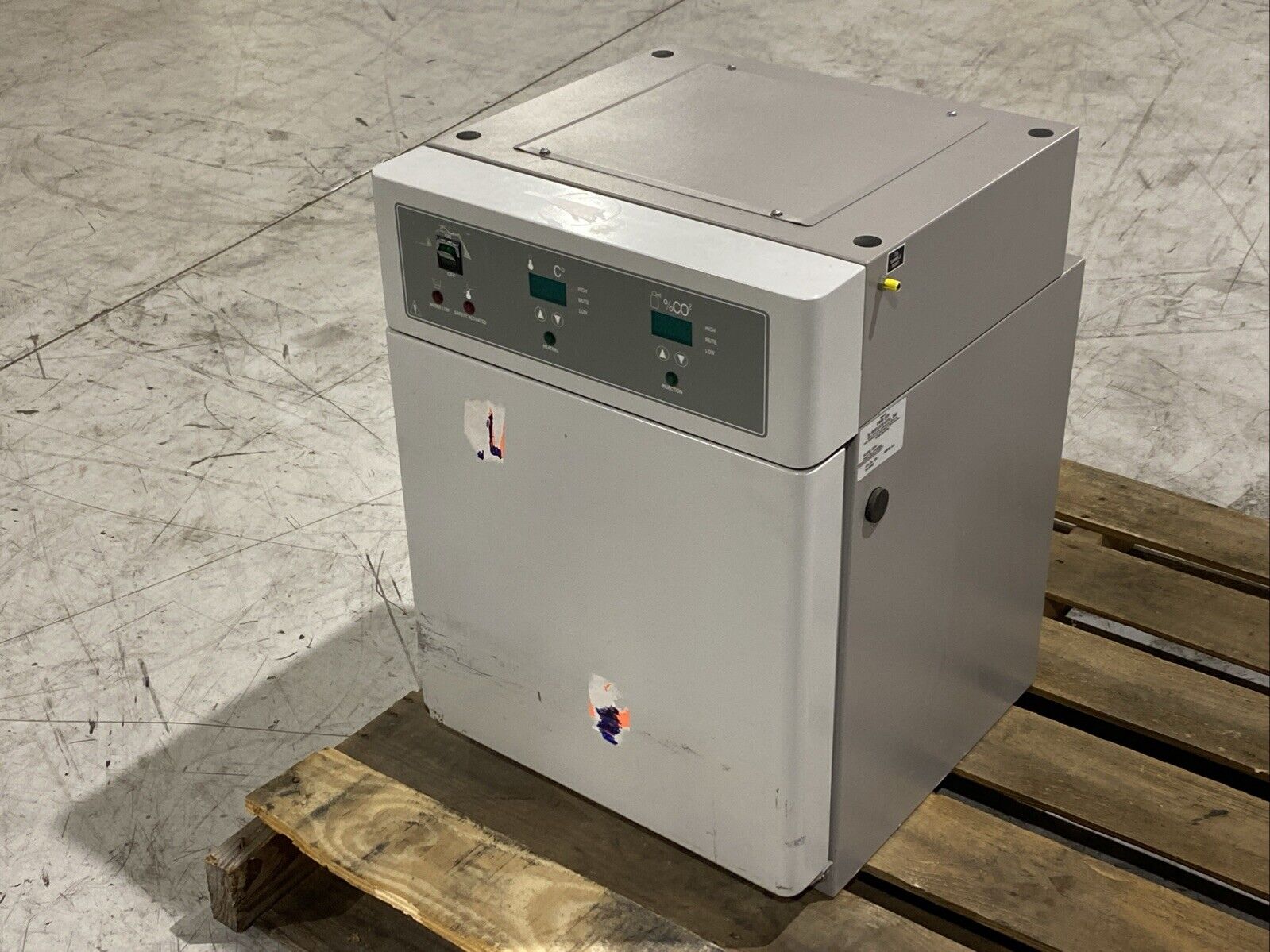 Sheldon VWR 9150626 Water-Jacketed Mini CO2 Incubator 2310 - For parts or not working - Maverick Industrial Sales