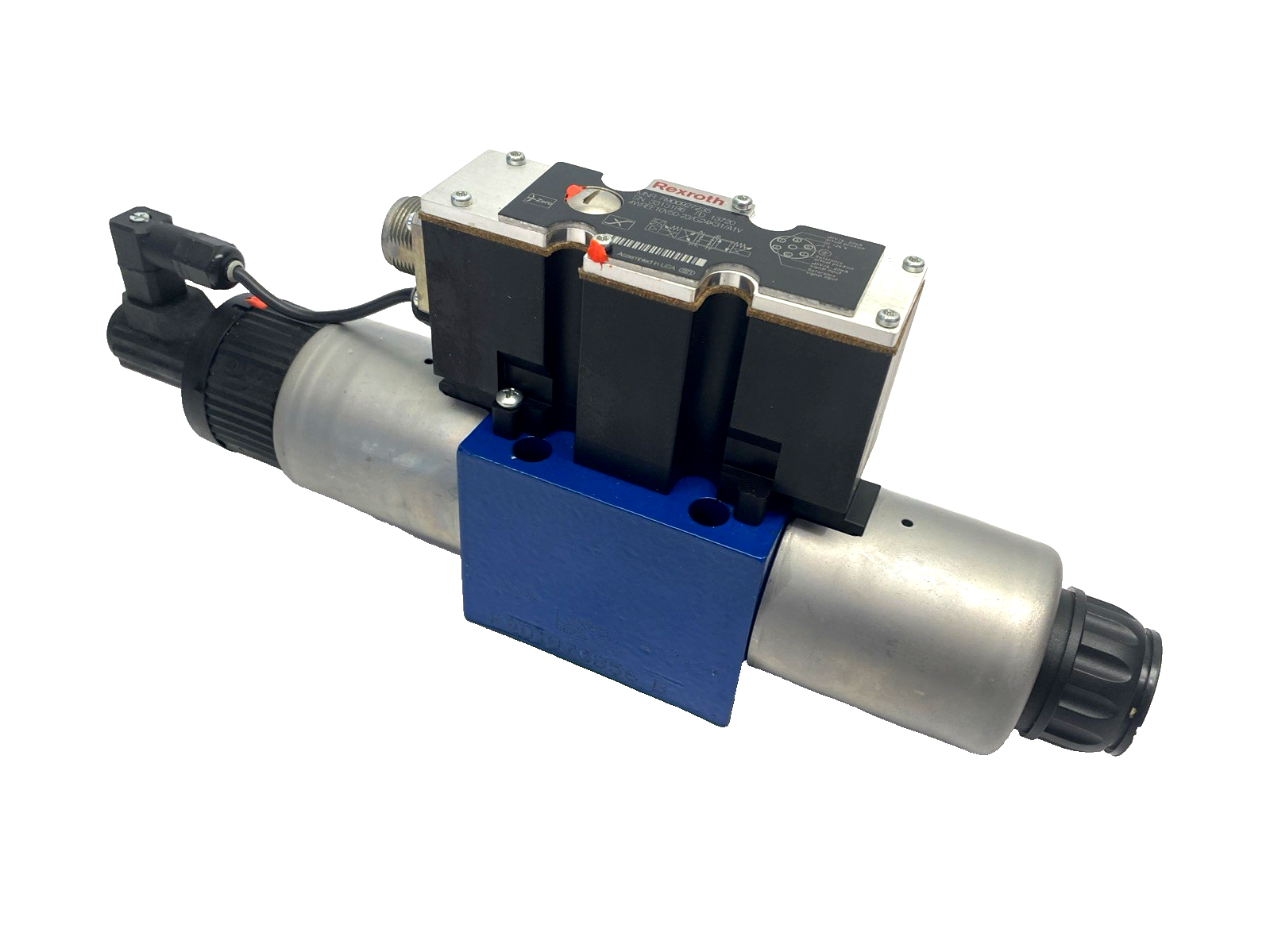 Bosch Rexroth R900927235 Proportional Directional Valve 4WREE10V50-23/G24K31/A1V - Maverick Industrial Sales