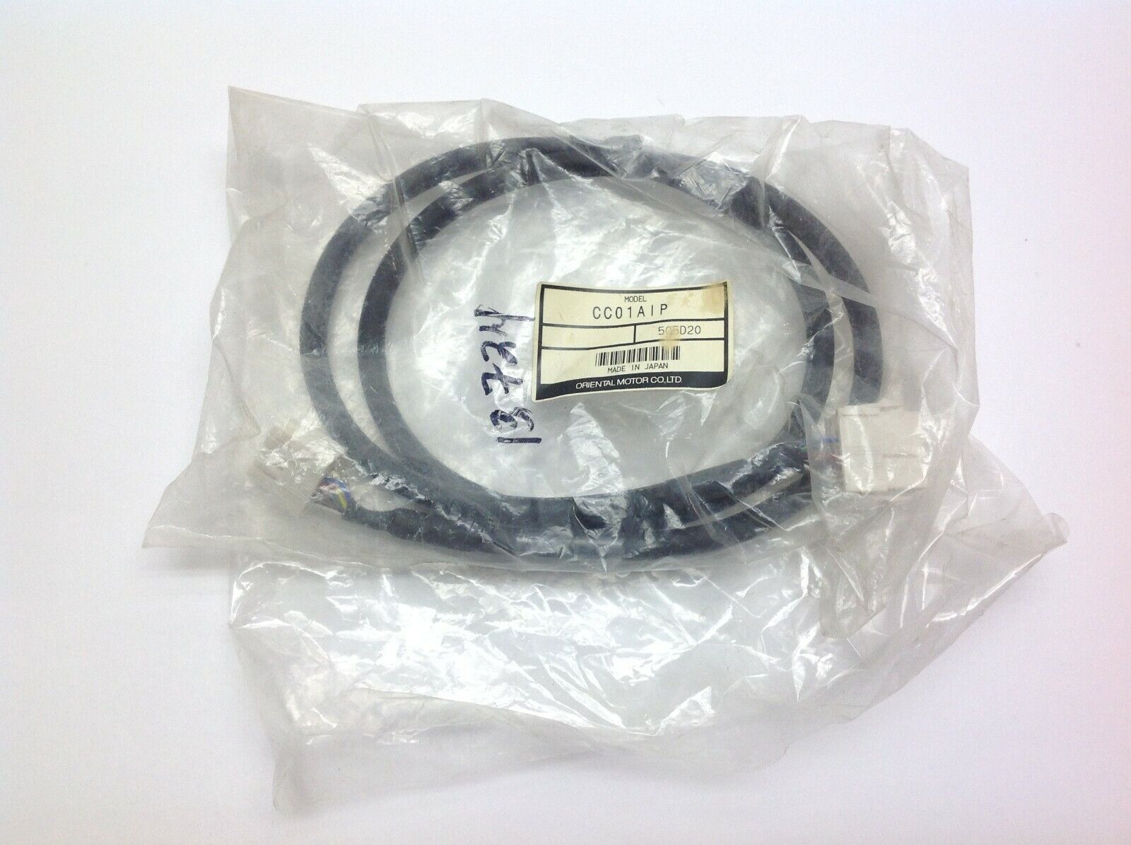 Oriental Motor CC01AIP Extension Cable 1M - New – Open box - Maverick Industrial Sales
