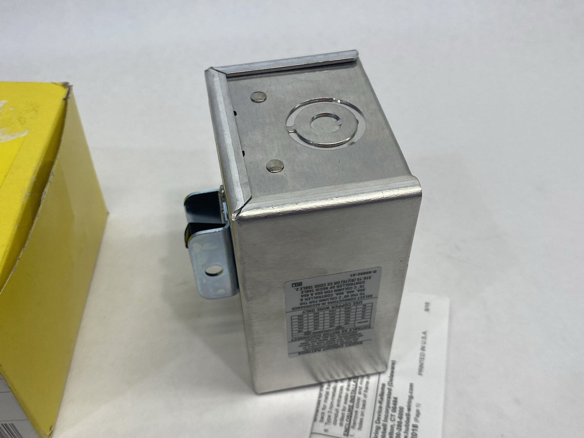 HBL1379D | Hubbell Manual Motor Disconnect/Controller, 30A 600V 3-Pole - New – Open box - Maverick Industrial Sales