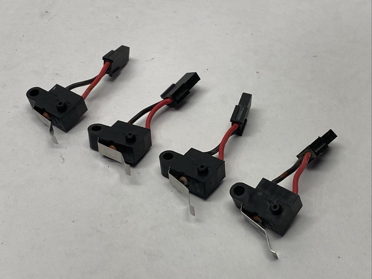 D2FW-G072M | Omron Snap Action Switch 0.5N 100mA 30VDC LOT OF 4 - Used - Maverick Industrial Sales
