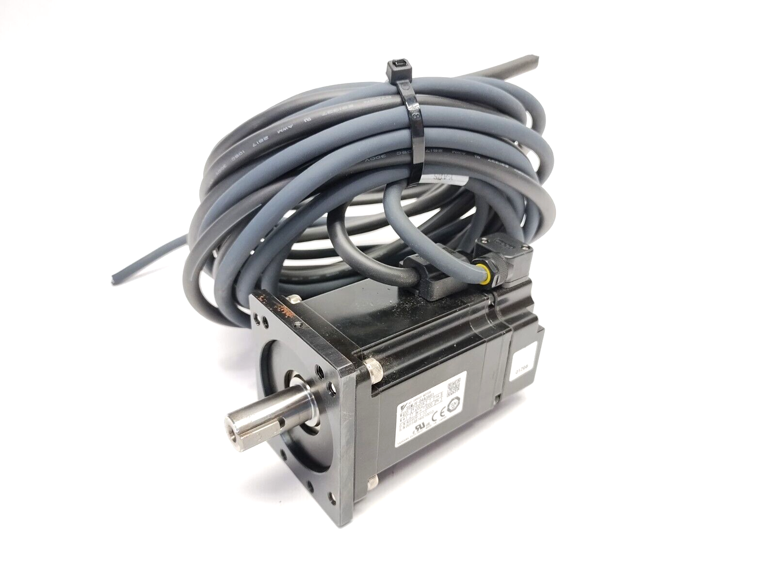 Yaskawa SGMJV-04A3A61 AC Servo Motor 400W 200V 2.7A 3PH - Used - Maverick Industrial Sales