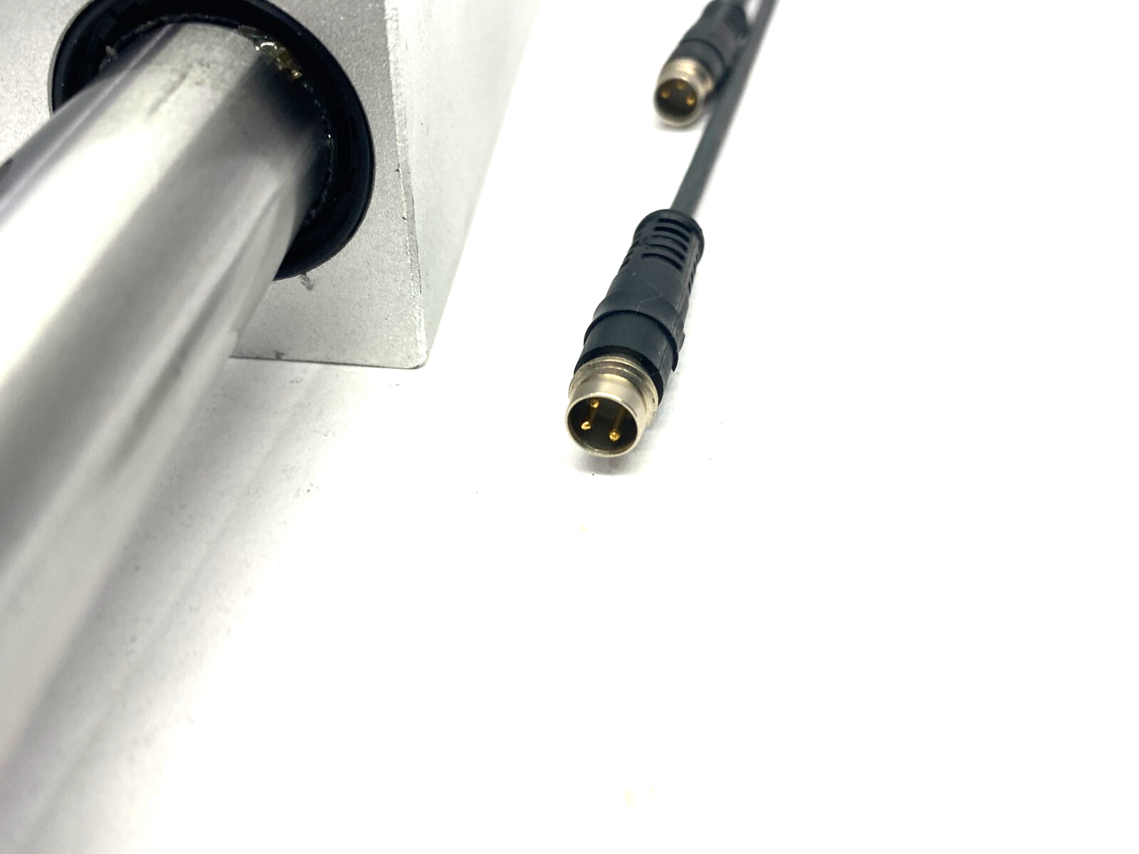 Numatics CGT032150L1ZCX Cylinder Table 32mm Bore 150mm Stroke VJ-684608-1 - Maverick Industrial Sales