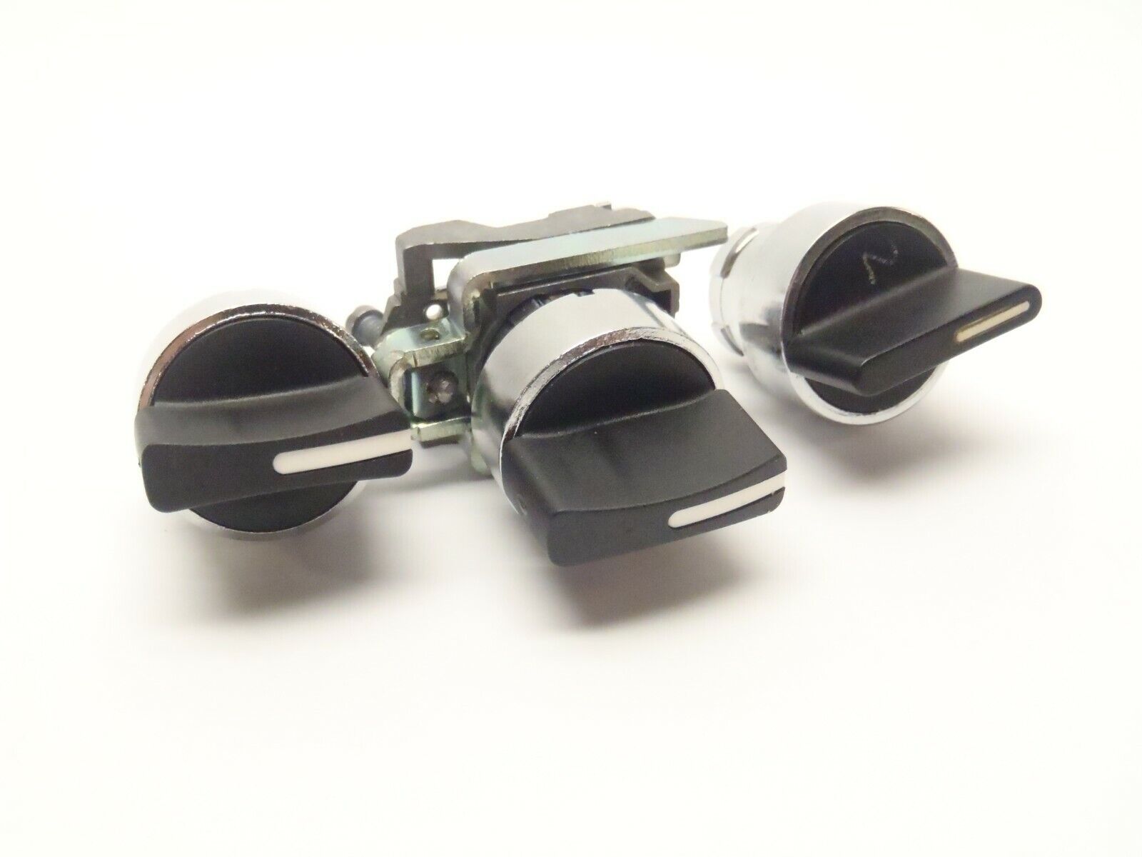 3-Position Momentary Selector Switch LOT OF 3 - Used - Maverick Industrial Sales