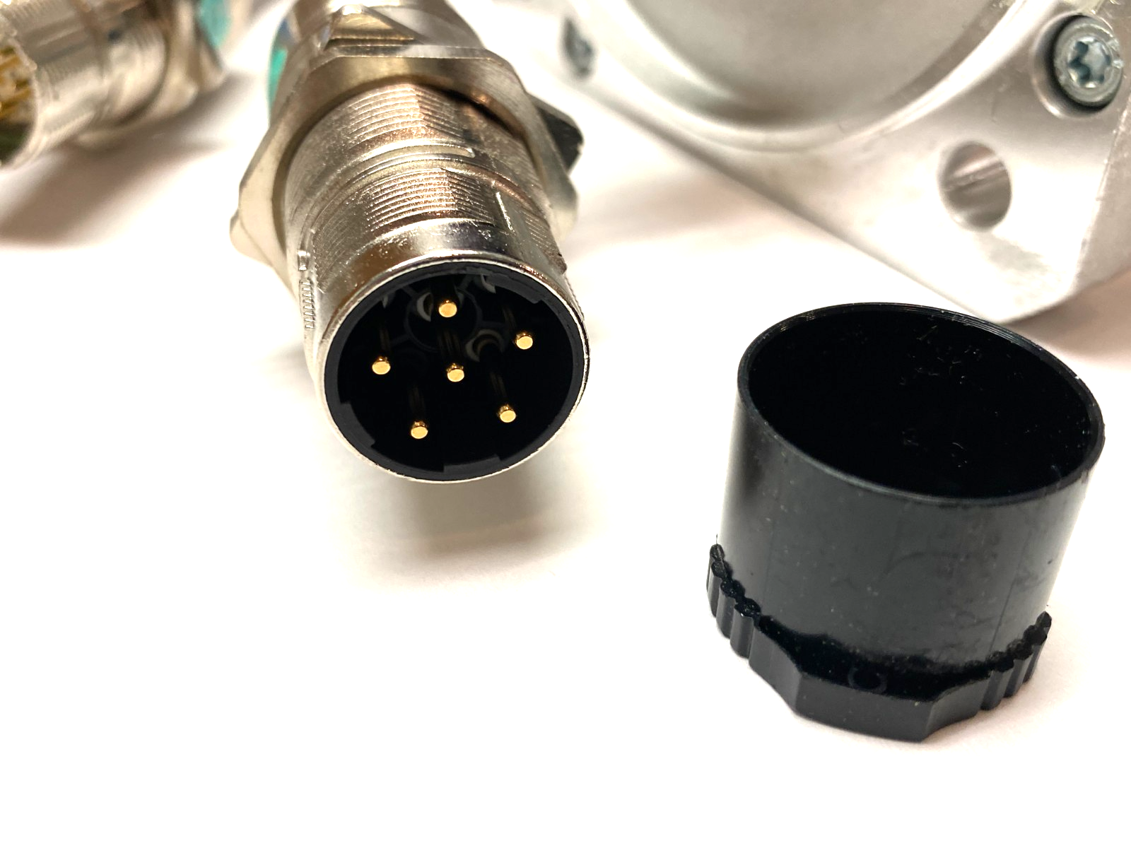 Kuka 00-334-483 Servo Motor 2,5kW L1 ME, ME_110_120_30_L1 - New – Open box - Maverick Industrial Sales