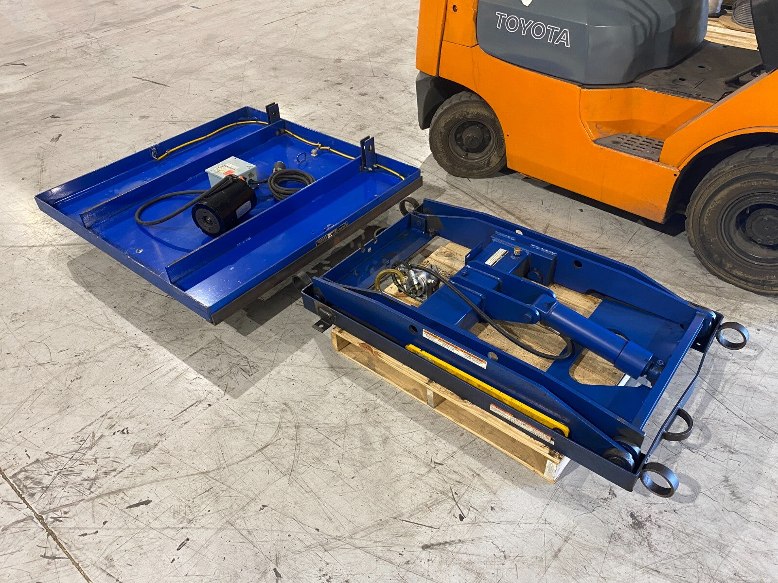 Vestil EHLT-4848-3-43 Electric/Hydraulic Scissor Lift Table 3000lbs Capacity - Maverick Industrial Sales