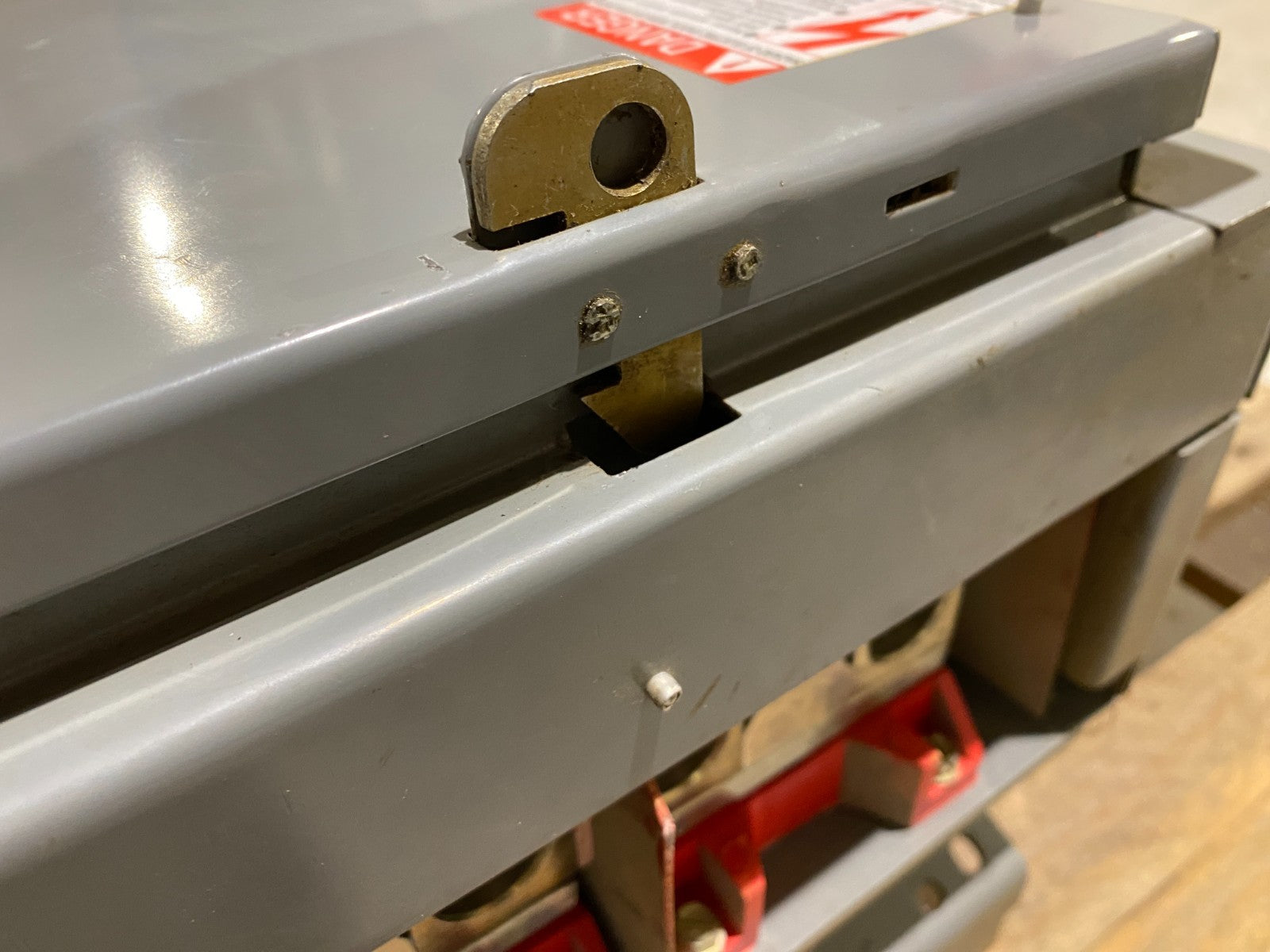 QMB366W | Square D Ser. E2 600A 3 Pole 600V Fusible Panelboard Switch Broken Hinge - Used - Maverick Industrial Sales