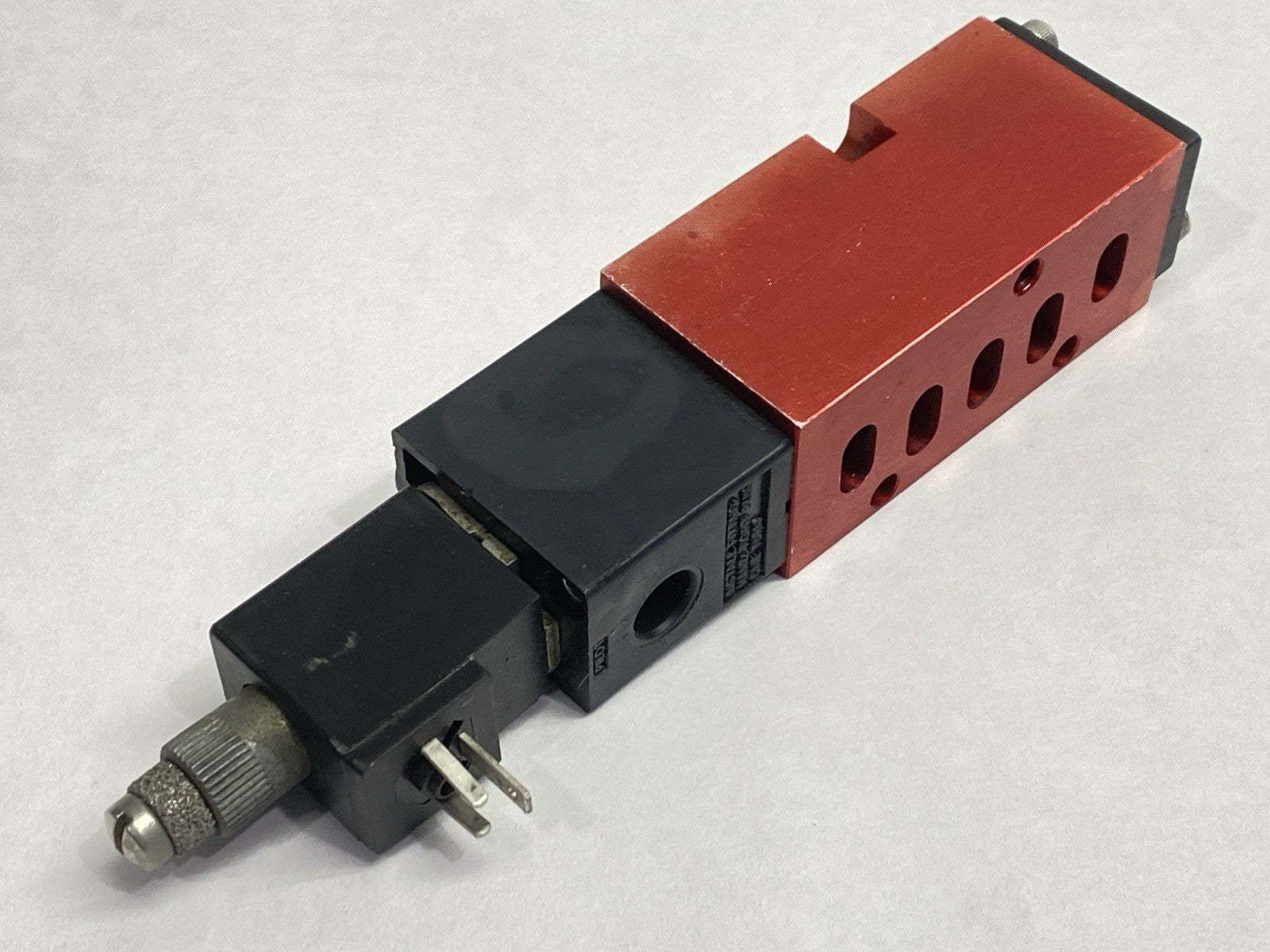 CSG-4332-043-H16-L14-P-A120 | Versa Solenoid Valve 4-Way 110/120V - For parts or not working - Maverick Industrial Sales