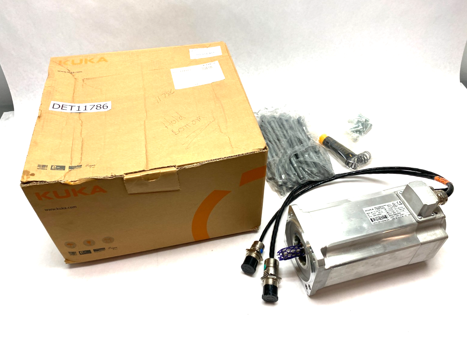 Kuka 00-334-483 Servo Motor 2,5kW L1 ME, ME_110_120_30_L1 - New – Open box - Maverick Industrial Sales