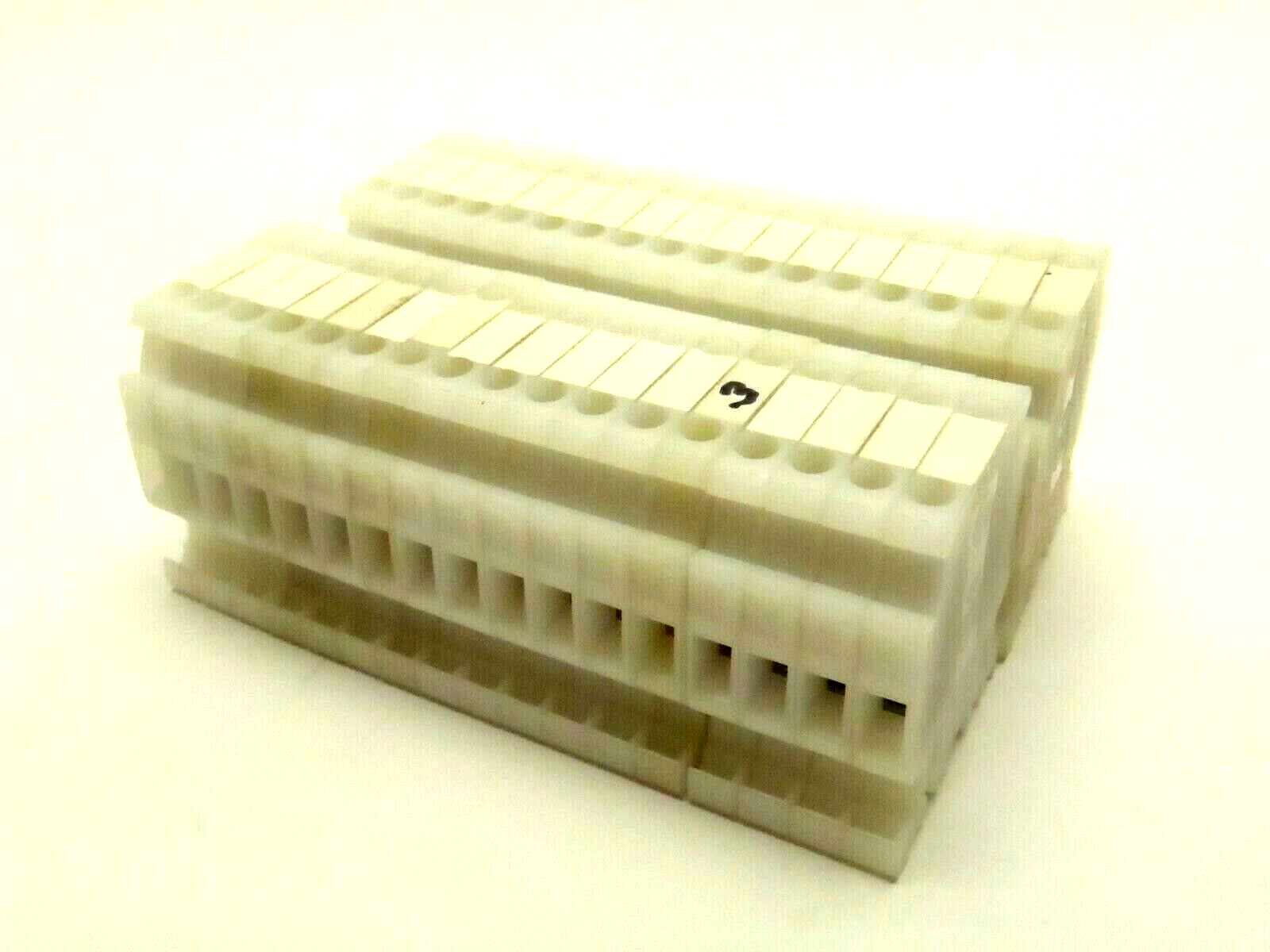 1492-HM1 | Allen Bradley Terminal Blocks White LOT OF 34 - Used - Maverick Industrial Sales