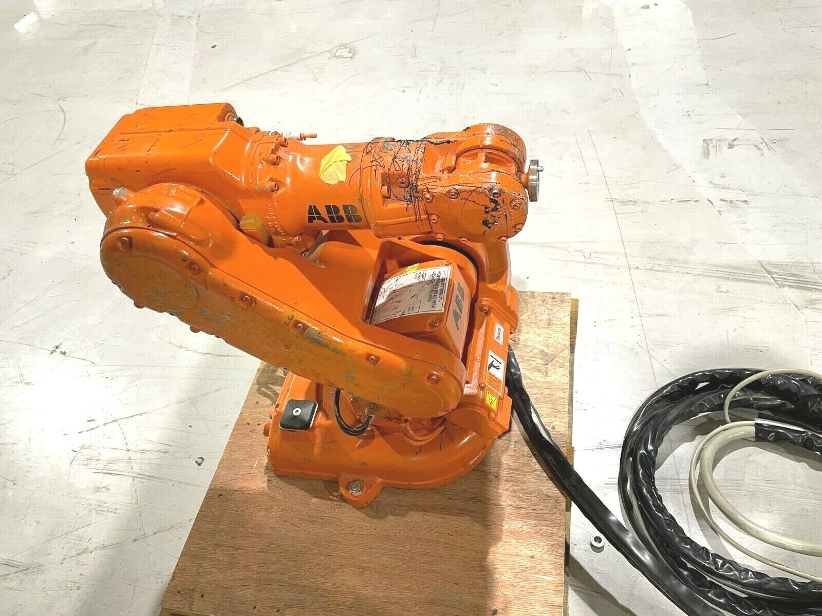 ABB IRB140 Robot System, S4CPLUS M2000 Controller, Cables, TPU2 Teach Pendant - Used - Maverick Industrial Sales