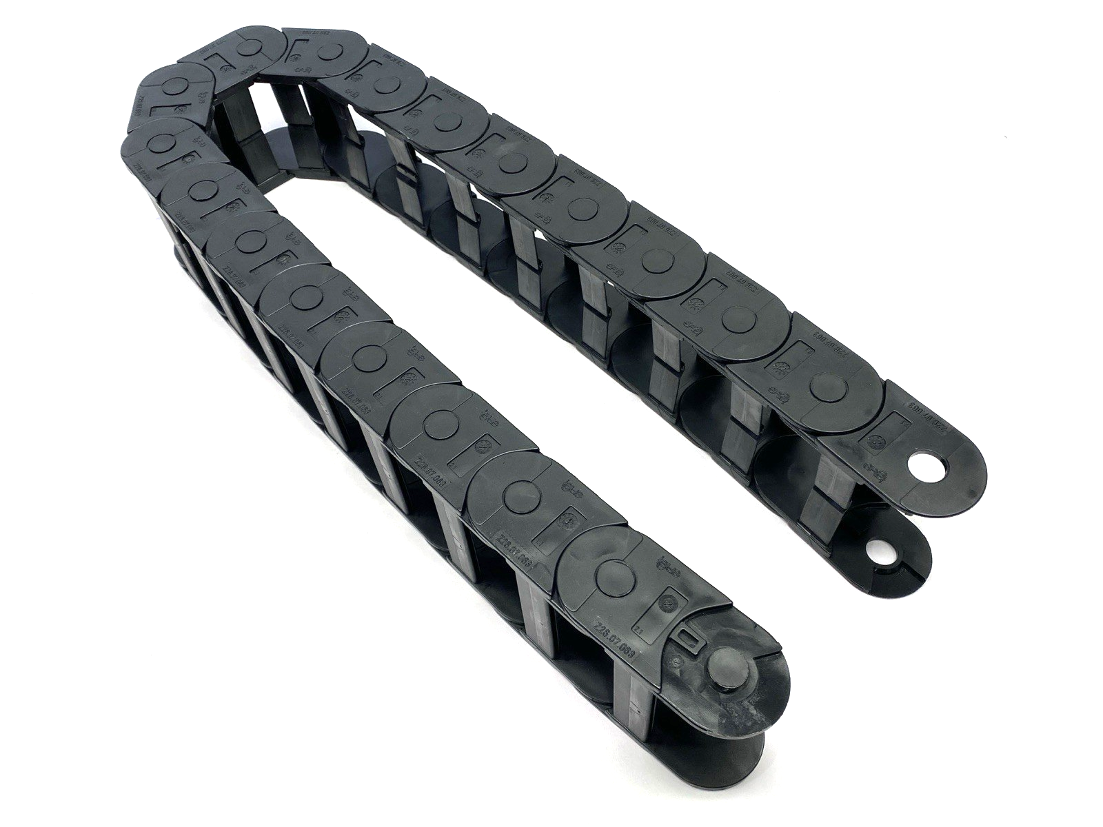 Z26.07.063.0 | Igus Energy Chain Cable Carrier 19 Links NO MOUNTING BRACKETS - Used - Maverick Industrial Sales