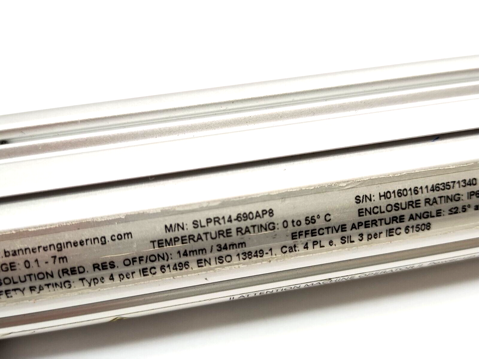 SLPE14-690AP8, SLPR14-690AP8, 83911, 83863 | Banner SLPE14-690AP8 & SLPR14-690AP8 Safety Light Curtain Set 690mm DAMAGED CORD - Used - Maverick Industrial Sales