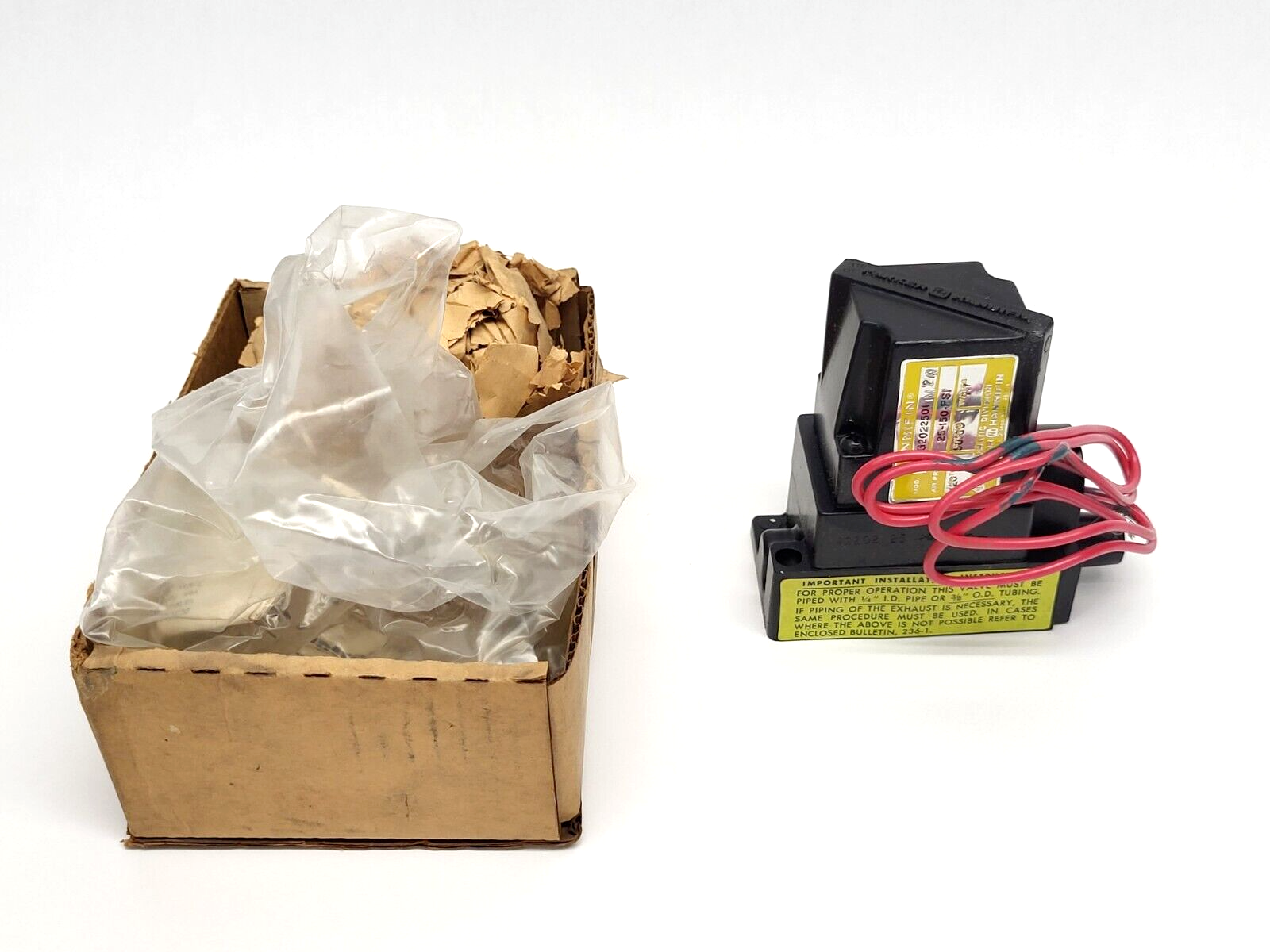 Parker Hannifin GG202-25-M2A Solenoid Valve 4-Way 2-Position 1/4" NPT 4-Port - Maverick Industrial Sales
