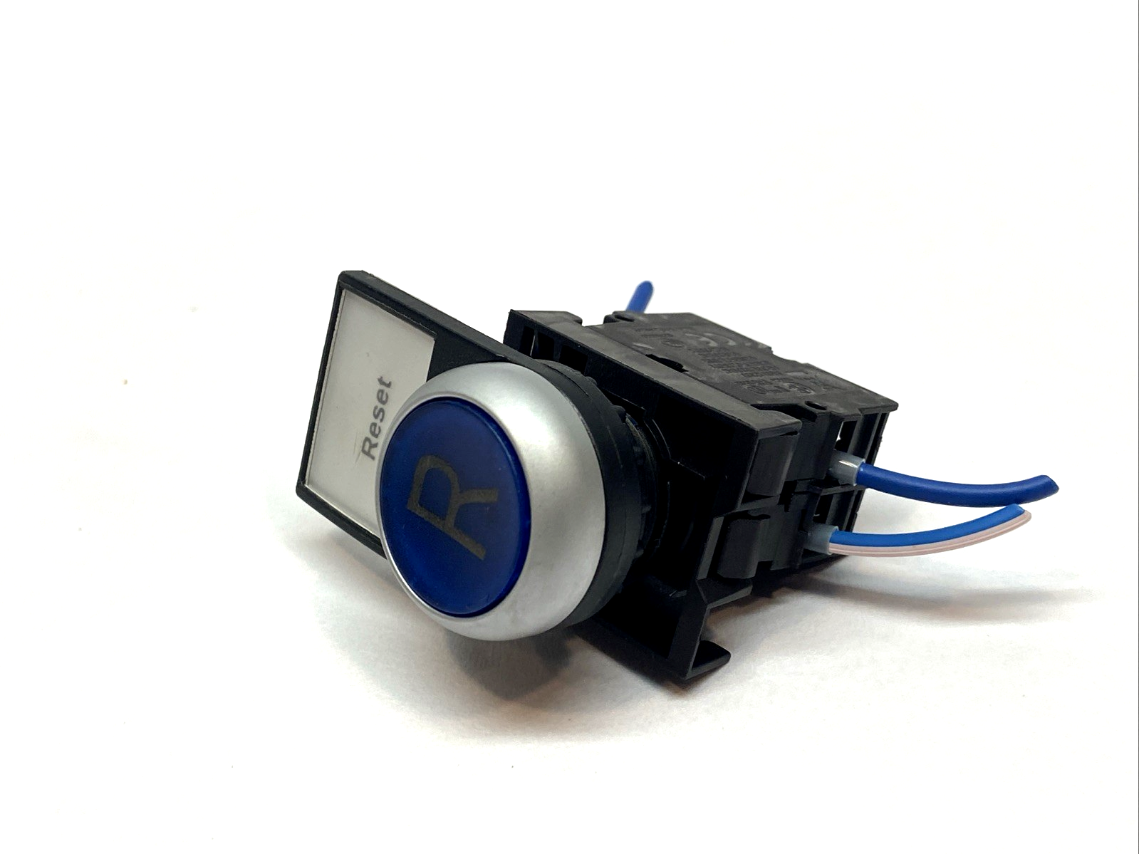 M22-DL-B-GB14-K10-230B | Eaton Pushbutton 22.5mm Blue LED 230V 1NO w/ x2 M22-K10 - Used - Maverick Industrial Sales