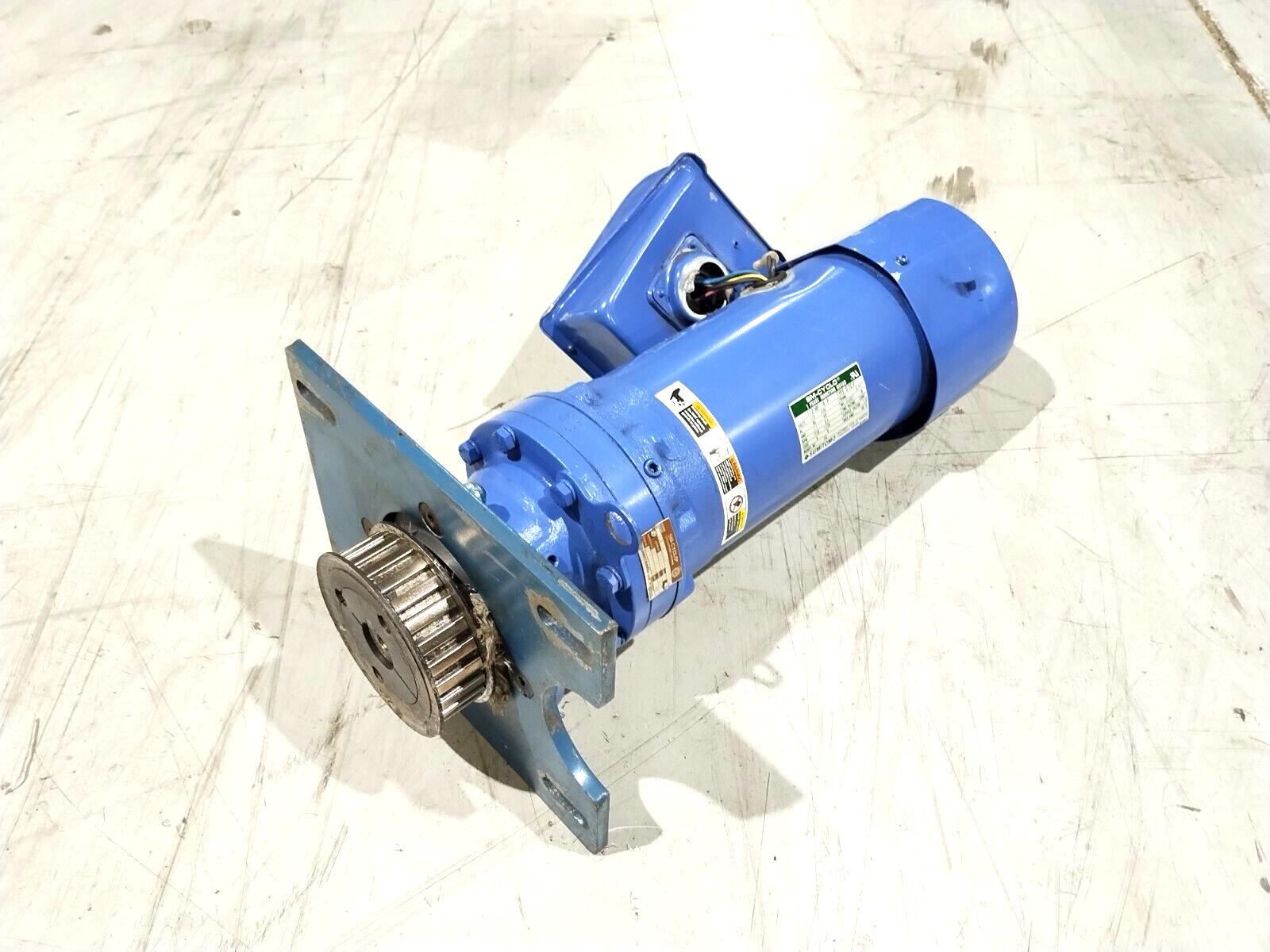 Sumitomo CNVM-05-6090YC-SG-B-21 SM-CYCLO Induction Motor 1/2HP 1PH S-TC-F - For parts or not working - Maverick Industrial Sales