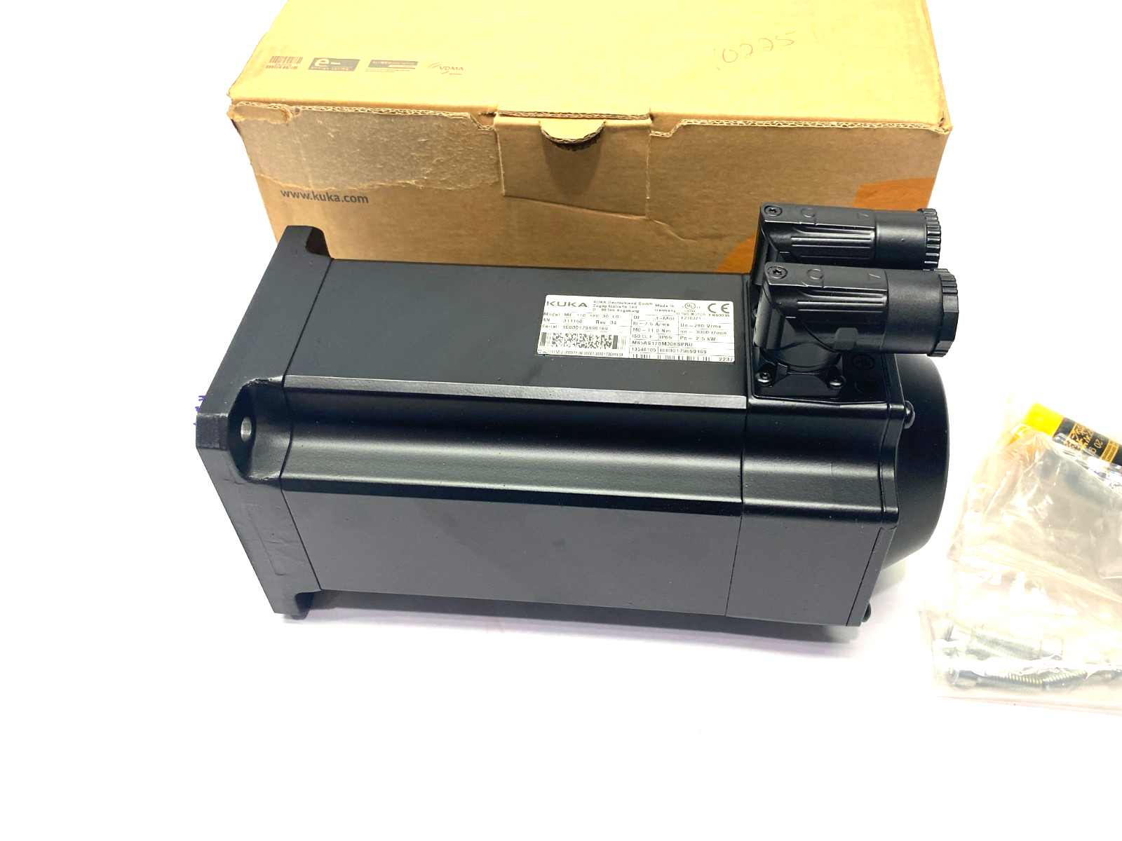 Kuka 00-334-482 EP Servo Motor 2,5kW L0 ME, ME_110_120_30_L0 - New – Open box - Maverick Industrial Sales