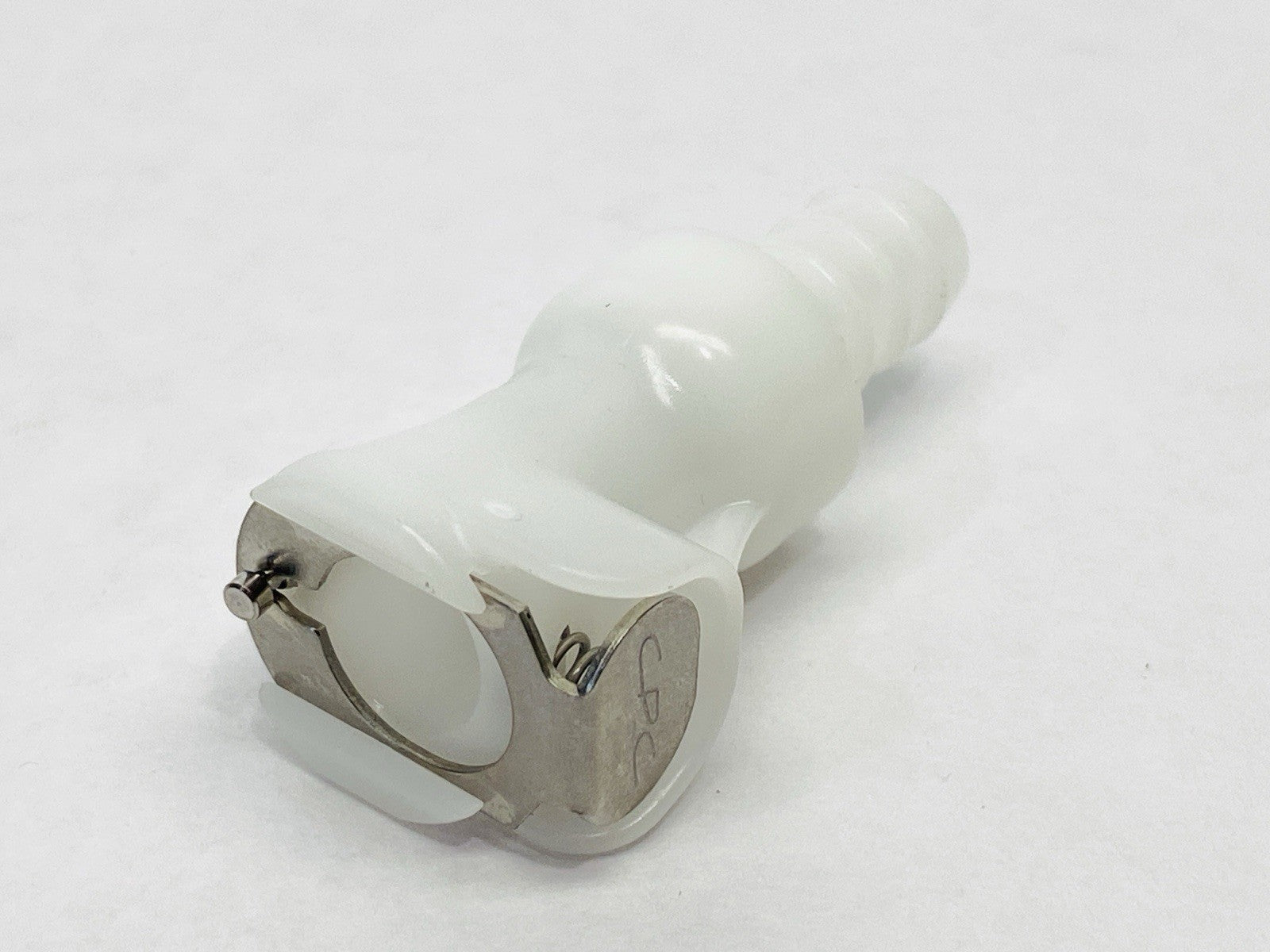 5012K83 Plastic Quick-Disconnect Tube Coupling 1/4 Coupling 3/8" Barbed Tube - New – Open box - Maverick Industrial Sales