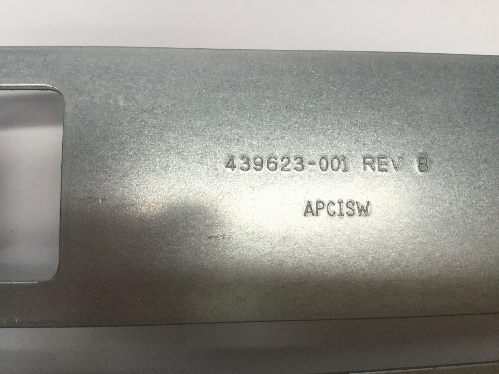 APC ISW 439623-001 MCT, BRKT, MTG, Core, PDU, 1U LOT OF 2 - New – Open box - Maverick Industrial Sales