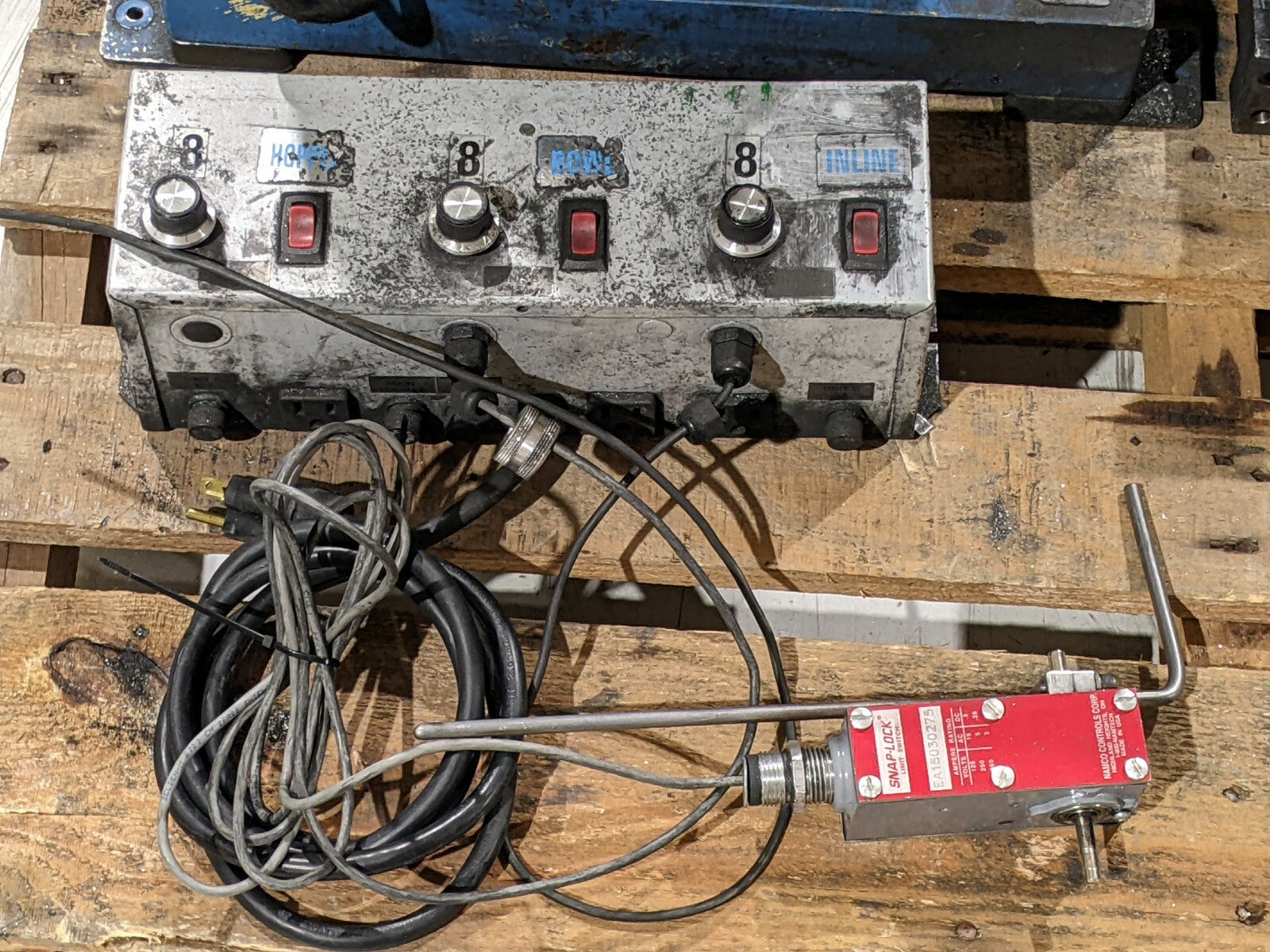 Vibra-Flight 76018 Vibratory Feeder System w/ Bowl, Inline, Hopper, Feeder Cube - Maverick Industrial Sales