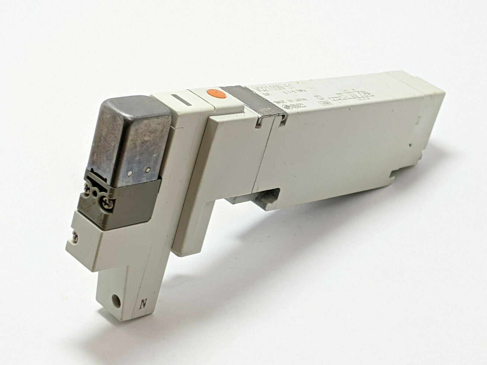 VQ2100N-51 | SMC Pneumatic Solenoid Valve 4 Way - Used - Maverick Industrial Sales